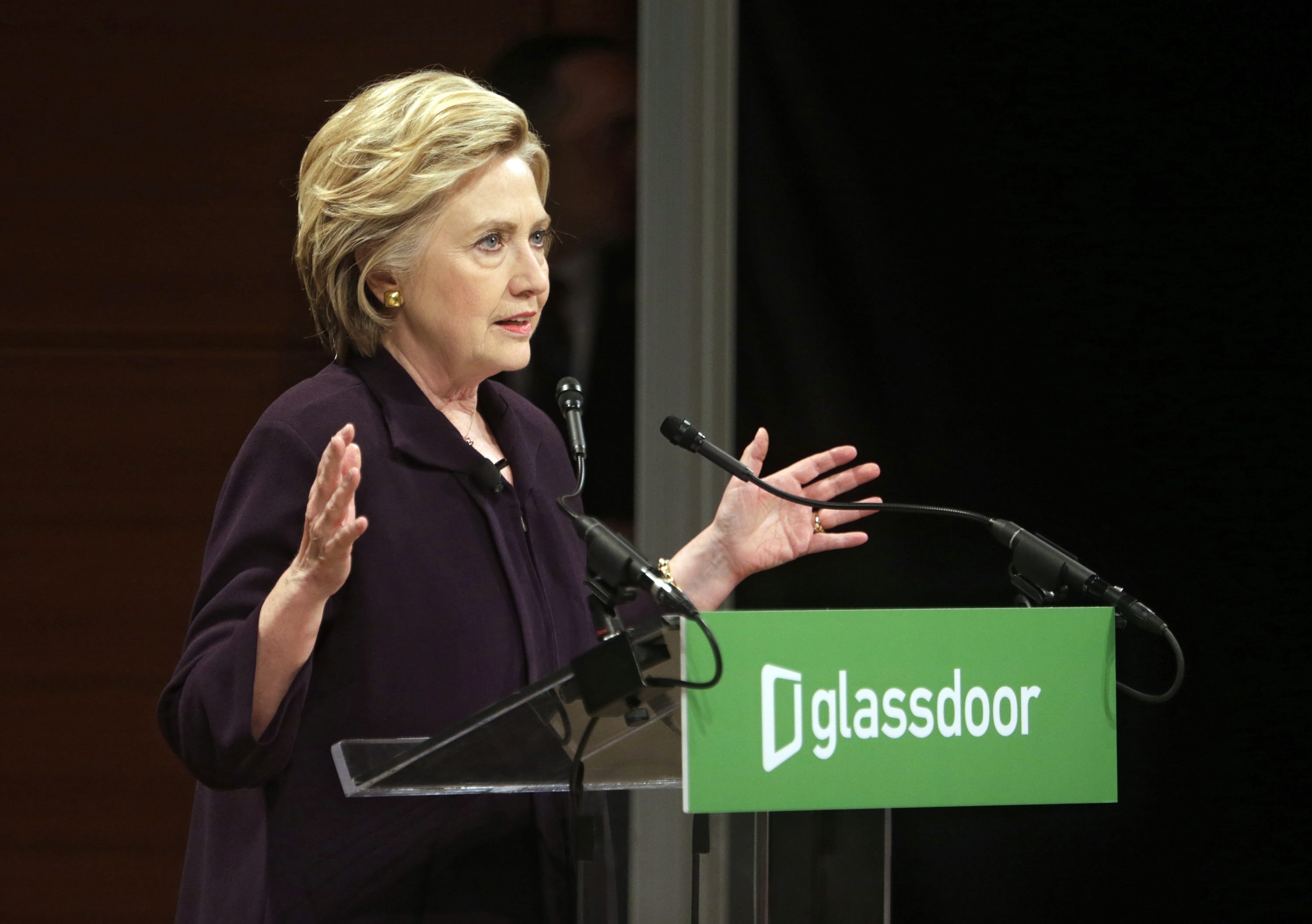 Hillary Clinton campaigns in New York