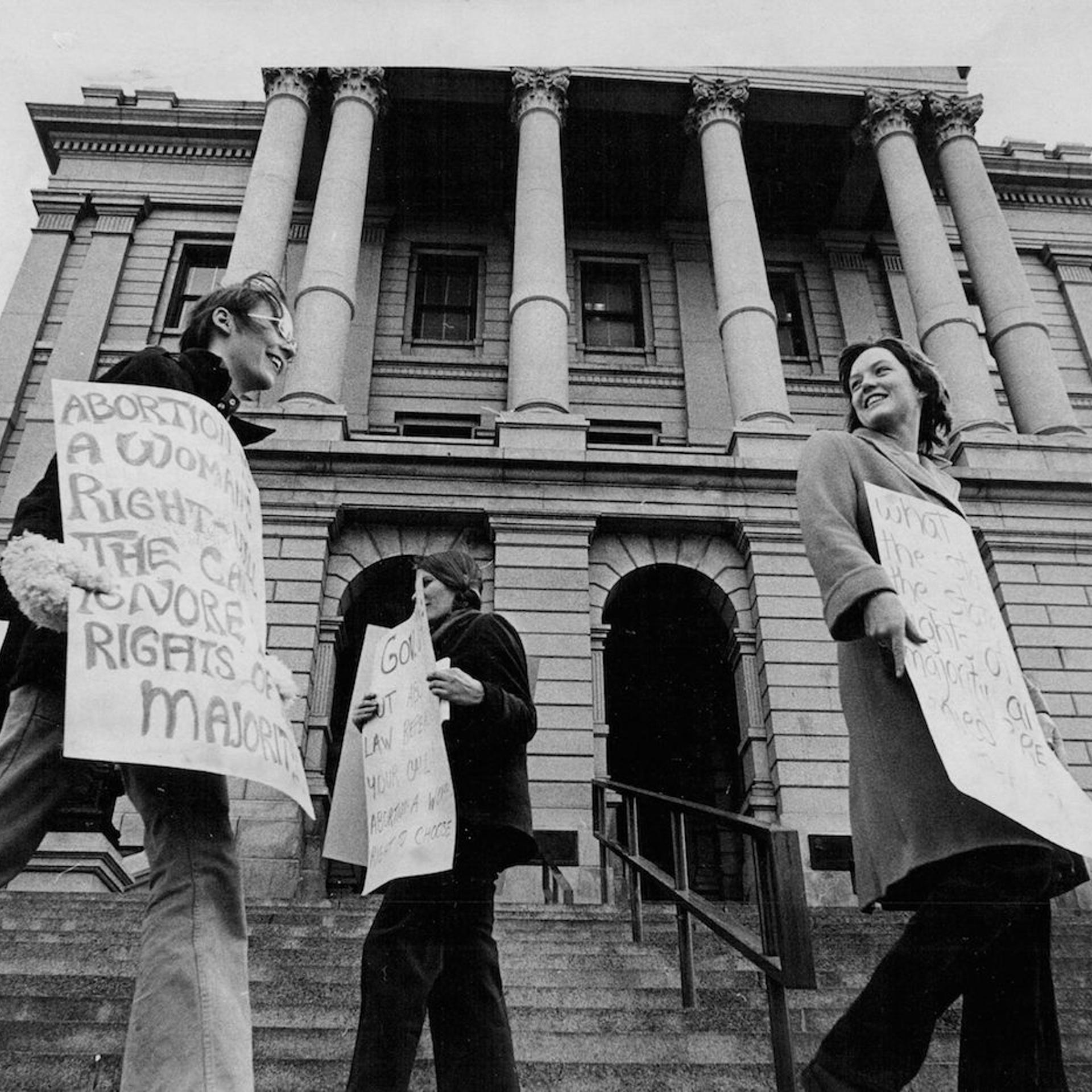 JAN 10 1972; MEMBERS OF ABORTION COALITION PICKET; Members of the Mountain States Women's Abortion C