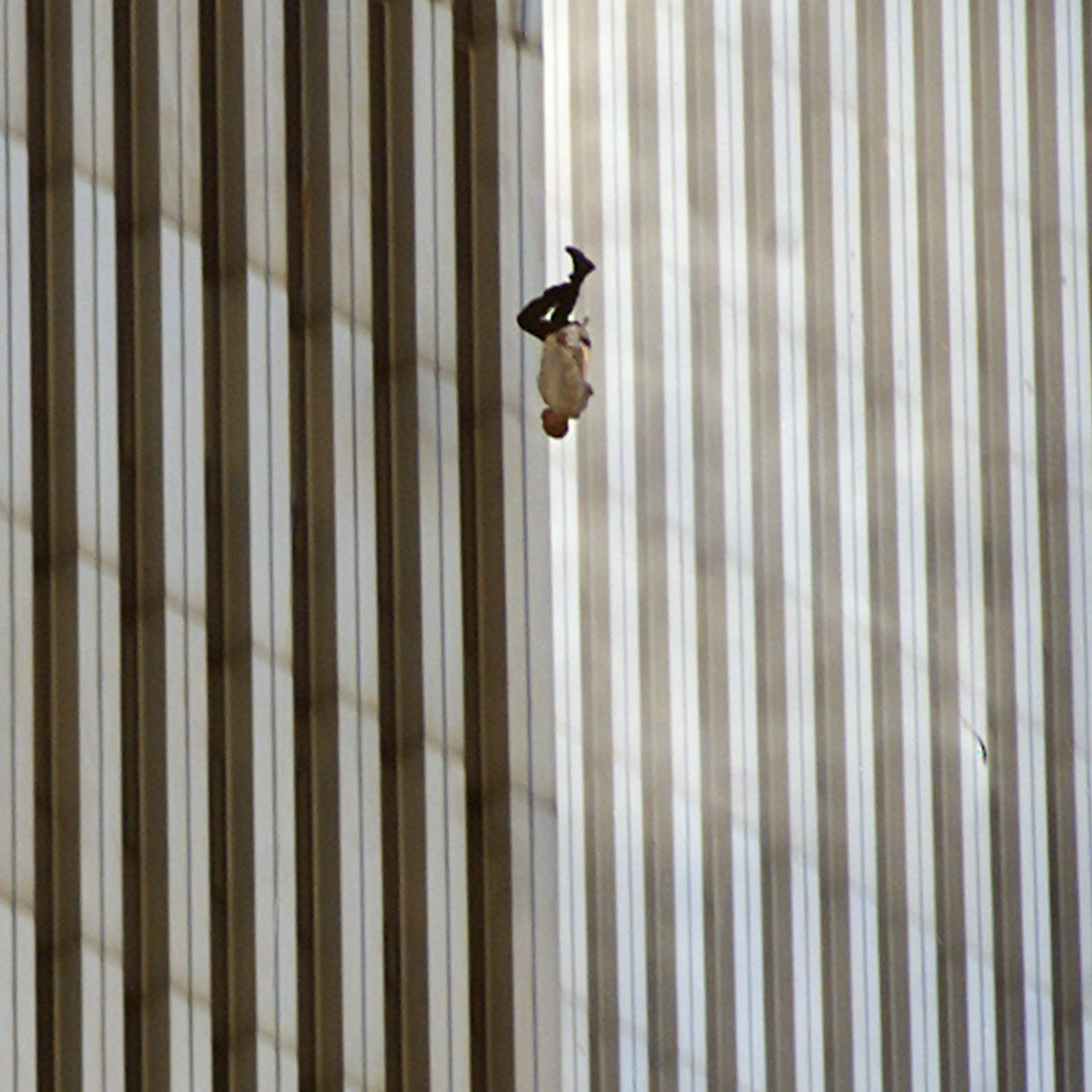 falling-man-9/11-twin-towers-world-trade-center-richard-drew