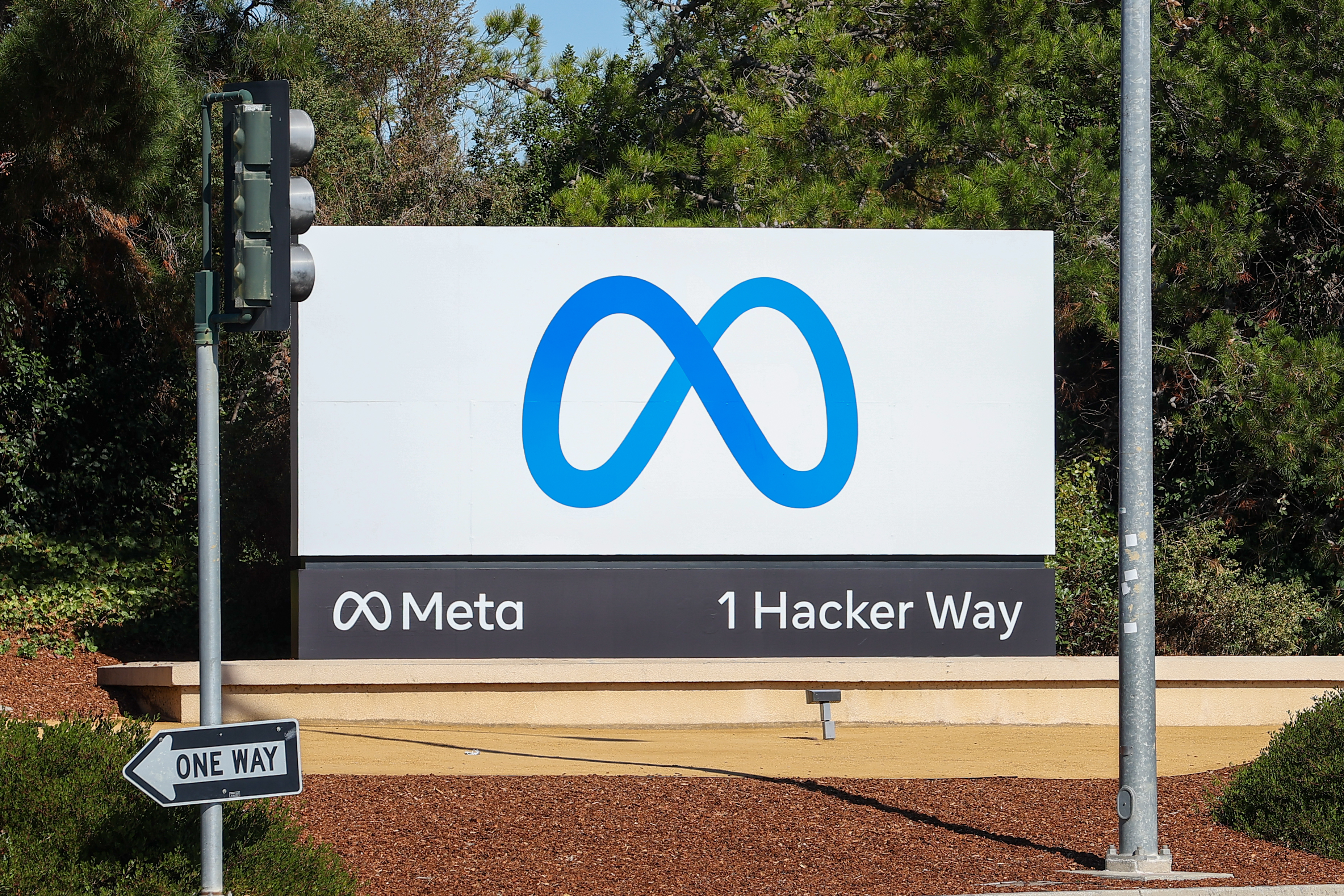 Facebook changes its company name to Meta