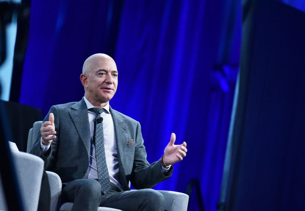 US-SPACE-AWARD-BEZOS