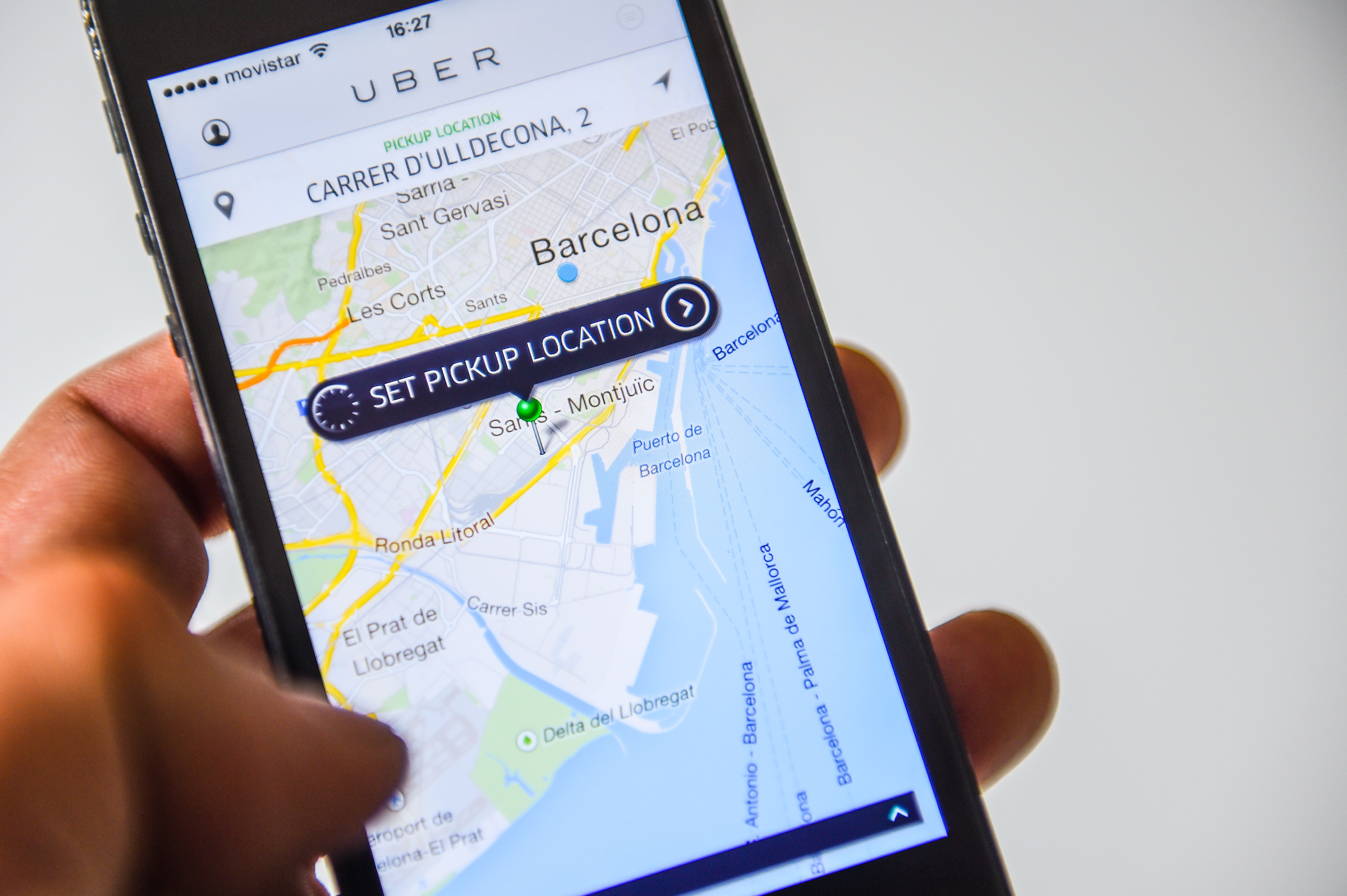 Barcelona Cabs Strike Against Uber Taxi App