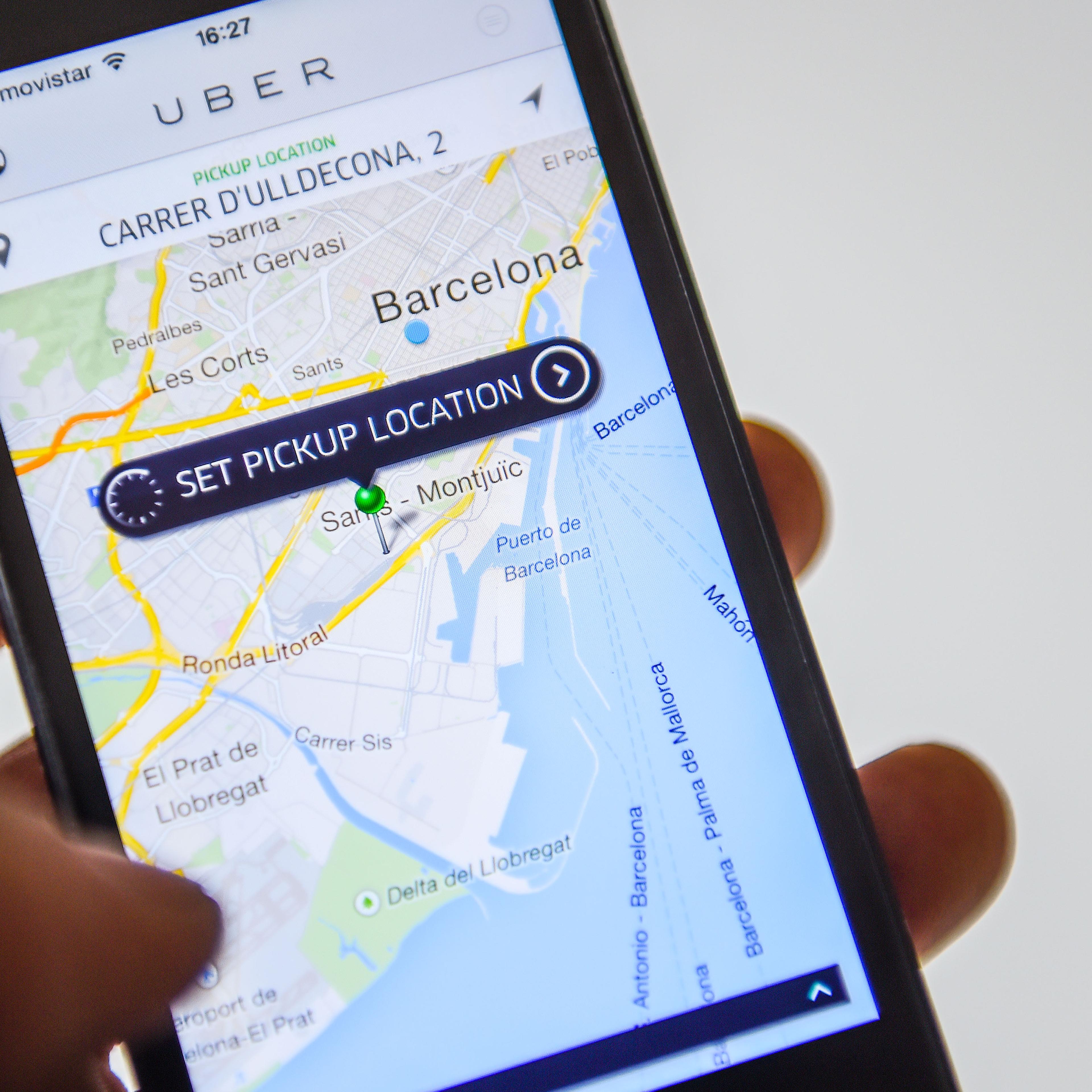 Barcelona Cabs Strike Against Uber Taxi App