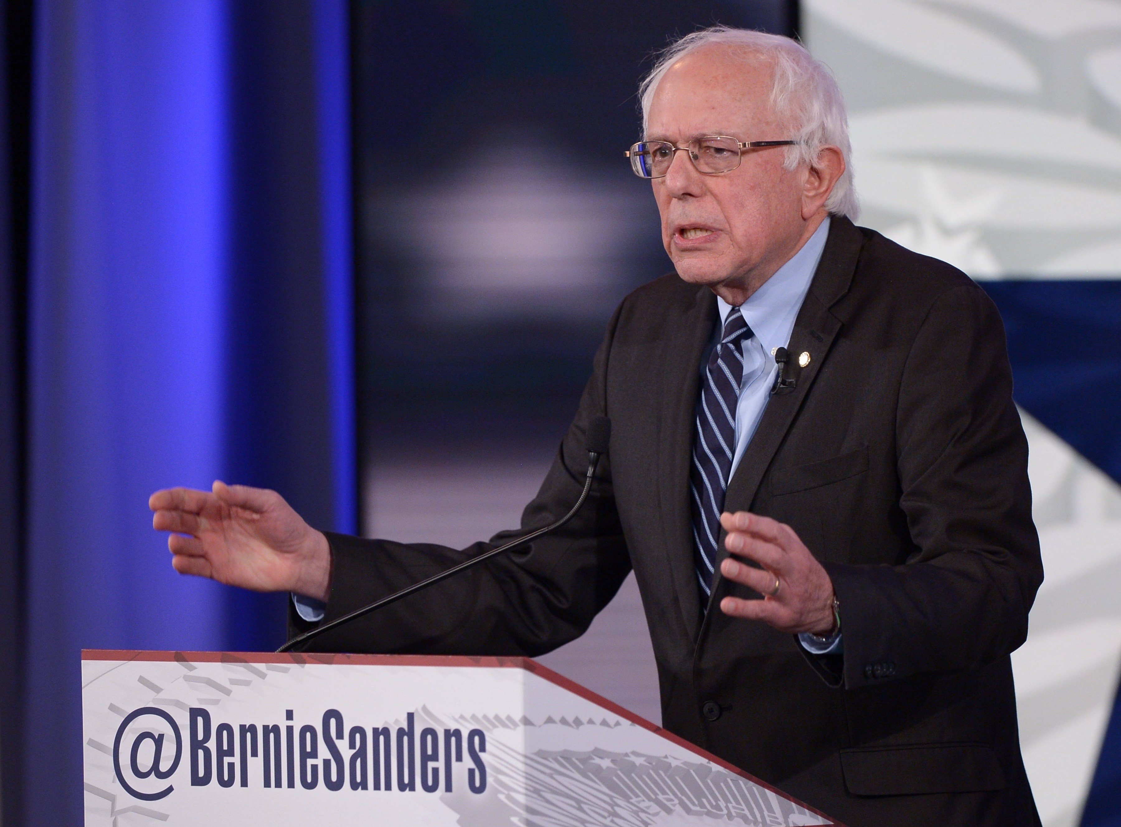US-VOTE-DEMOCRATS-DEBATE