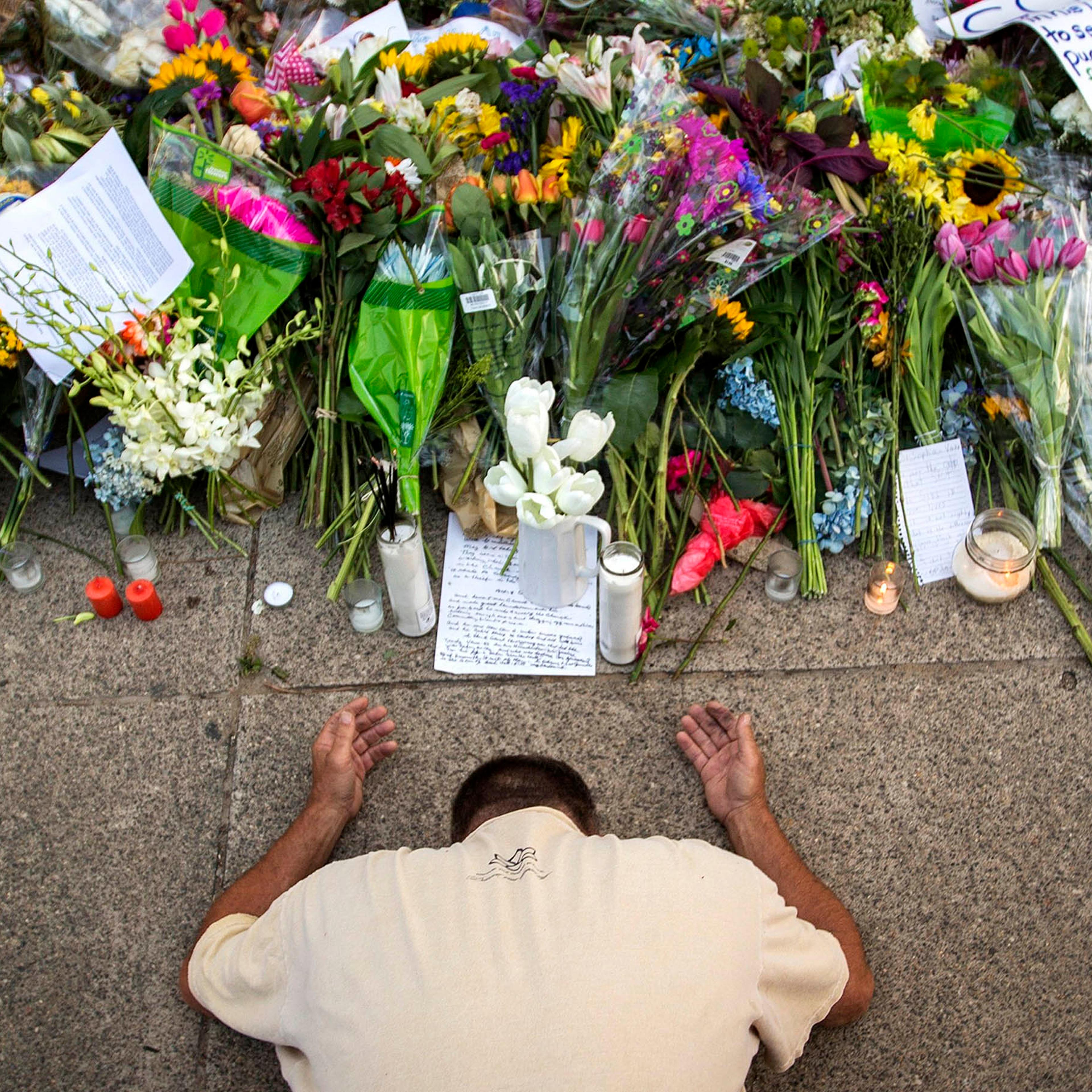 charleston-shooting-mourning-victims-racism
