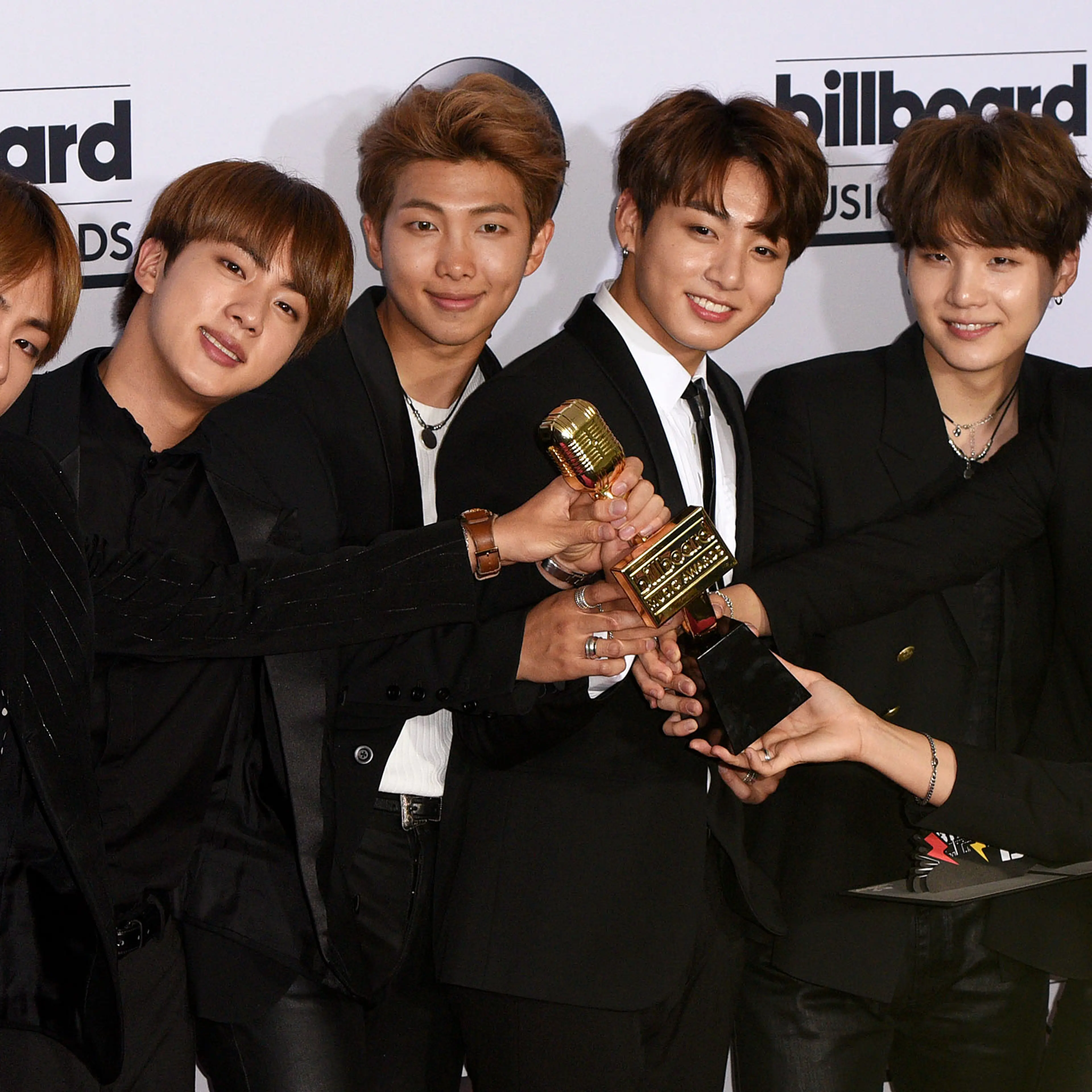 2017 Billboard Music Awards - Press Room