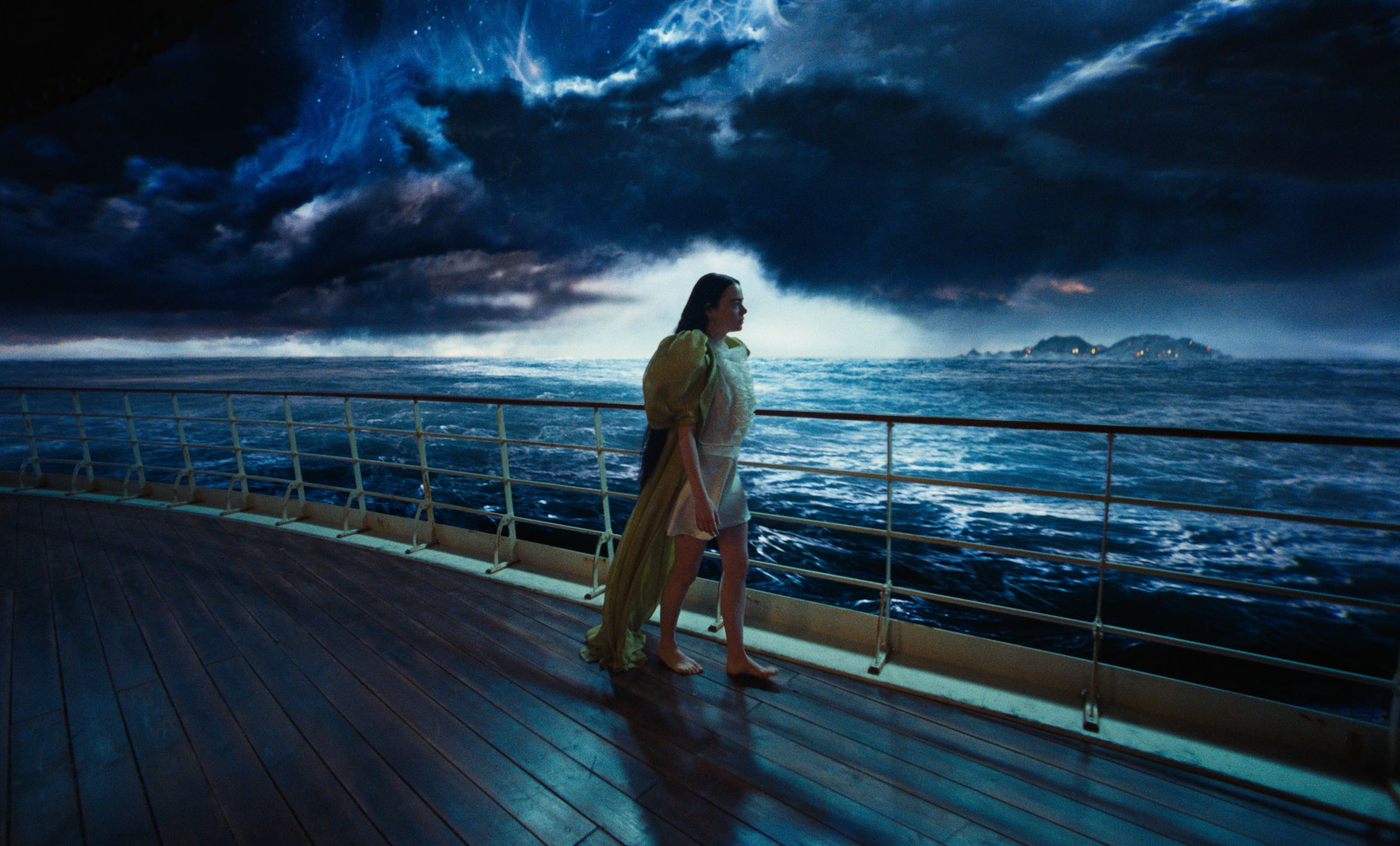Emma Stone in POOR THINGS.