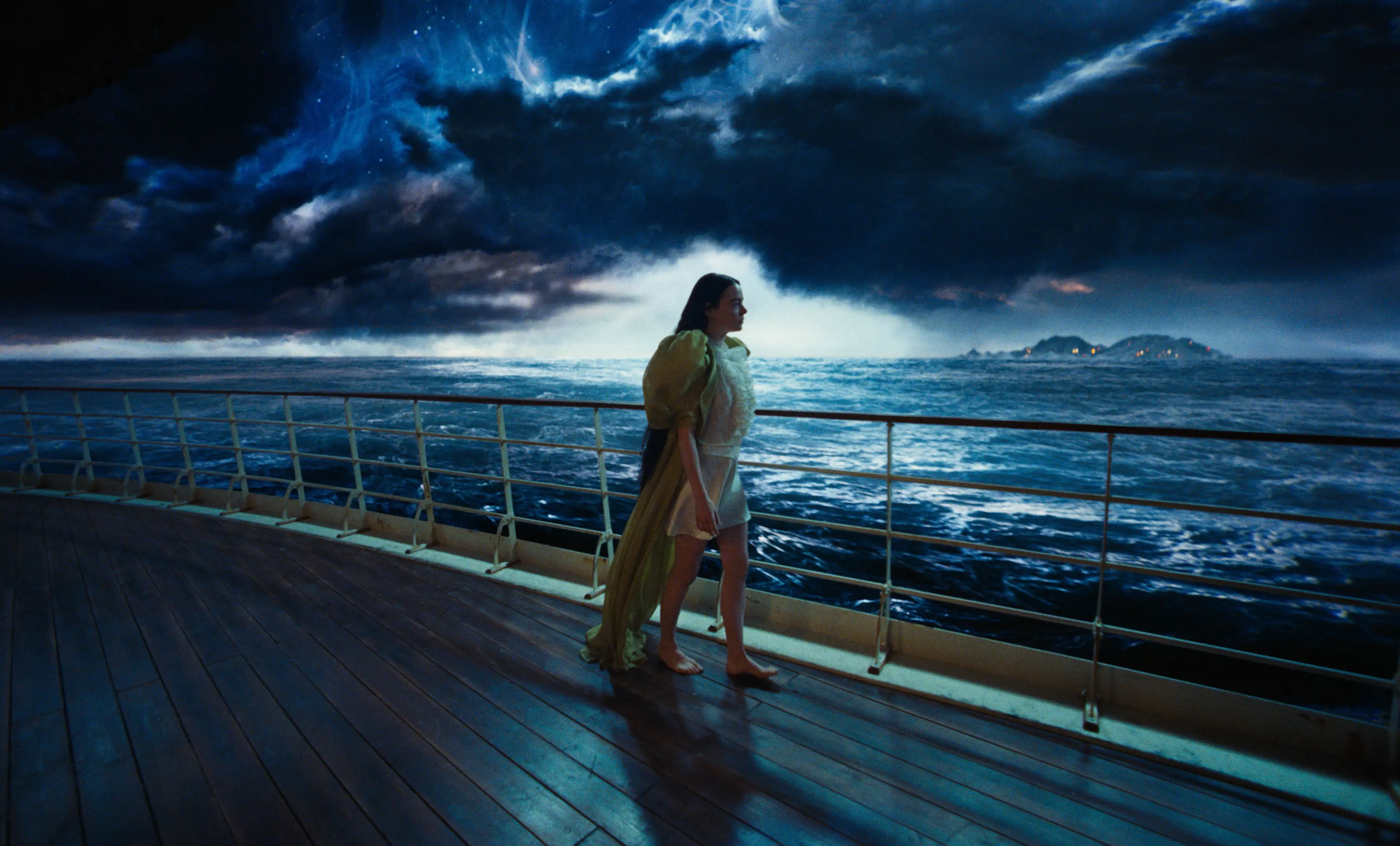 Emma Stone in POOR THINGS.