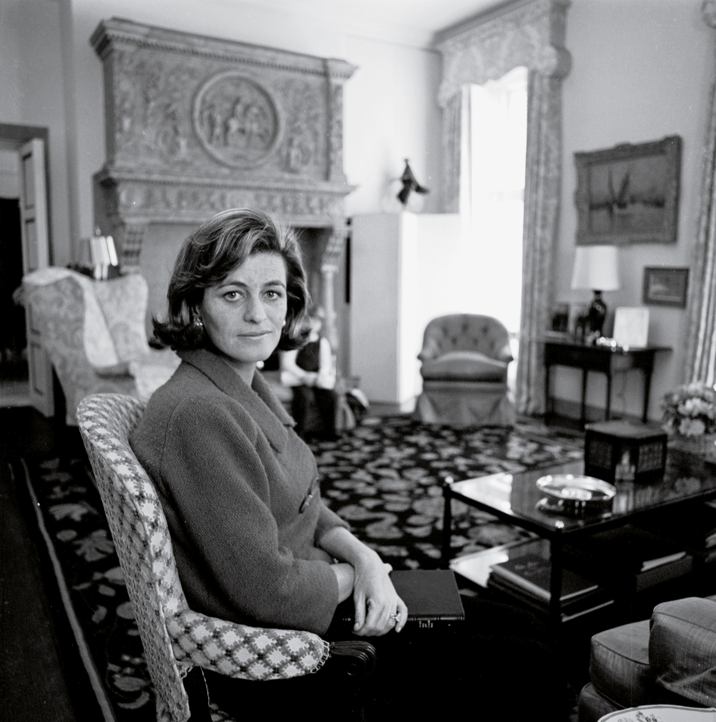 Smith, who served as U.S. ambassador to Ireland, in Dublin in 1998