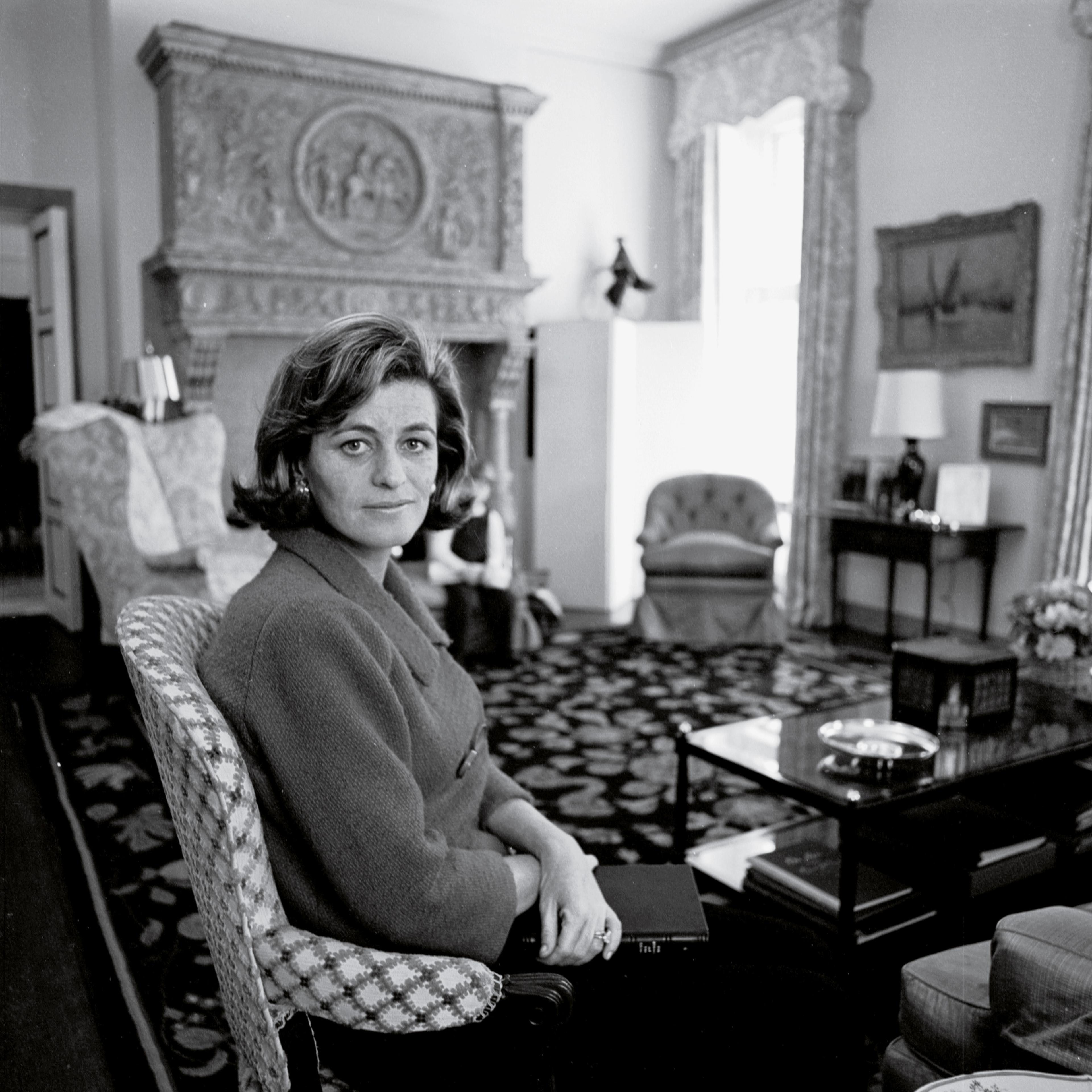Smith, who served as U.S. ambassador to Ireland, in Dublin in 1998