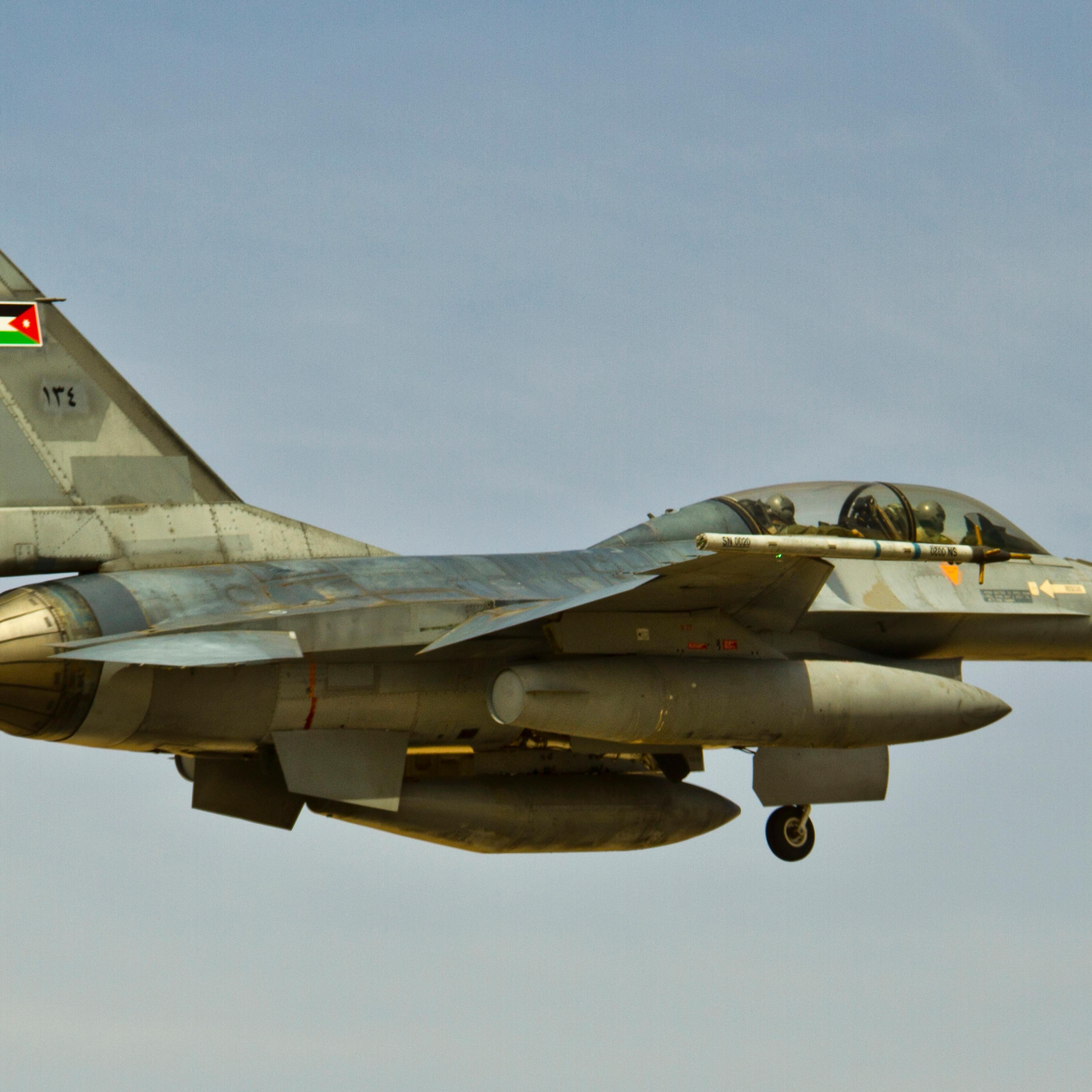 Airmen share language of aviation during Eager Lion 2014