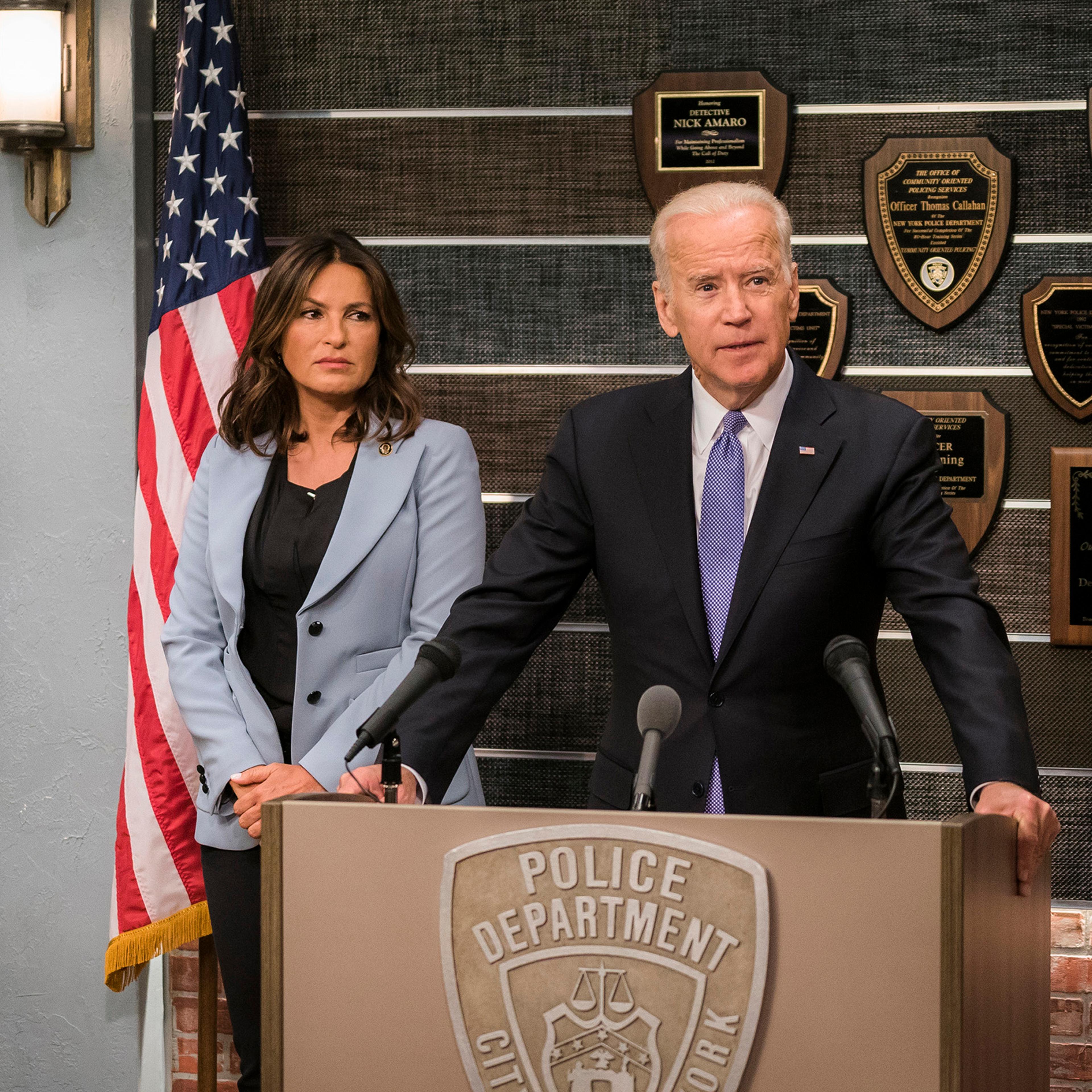 Vice President Joe Biden and Mariska Hargitay as Lieutenant Olivia Benson in Law & Order: Special Victims Unit Episode 1802.