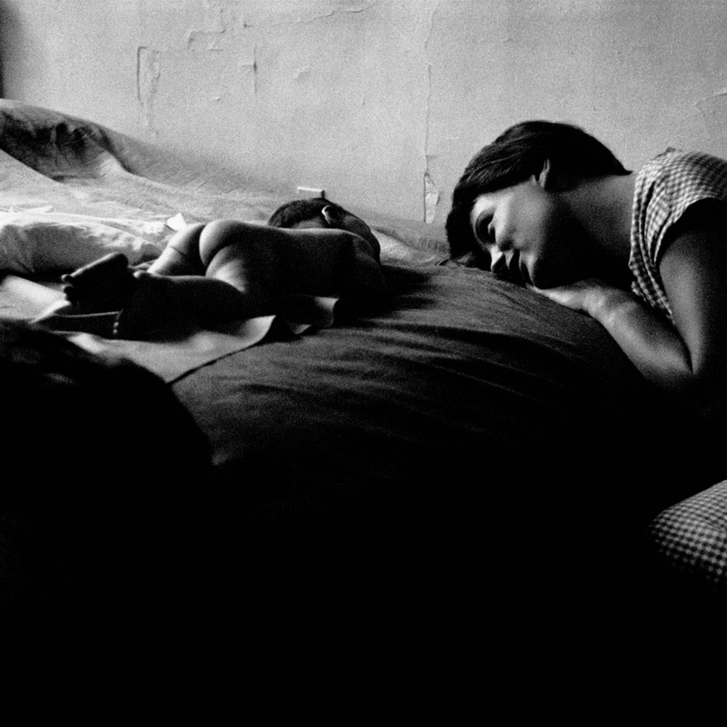 USA. New York City. 1953.Contact email:New York : photography@magnumphotos.comParis : magnum@magnumphotos.frLondon : magnum@magnumphotos.co.ukTokyo : tokyo@magnumphotos.co.jpContact phones:New York : +1 212 929 6000Paris: + 33 1 53 42 50 00London: + 44 2