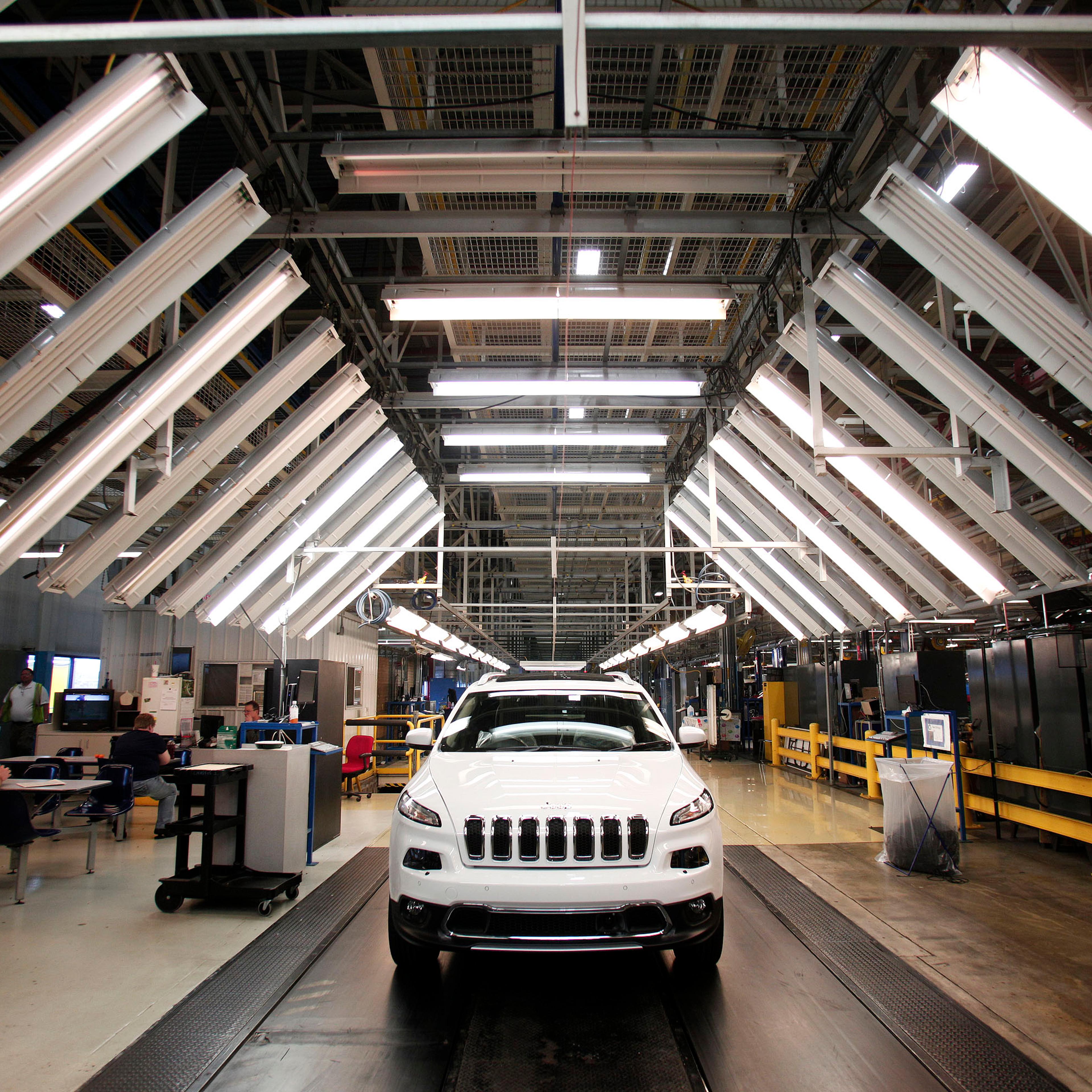 Chrysler Fiat Announces Jeep Brand Will Anchor Company Overhaul