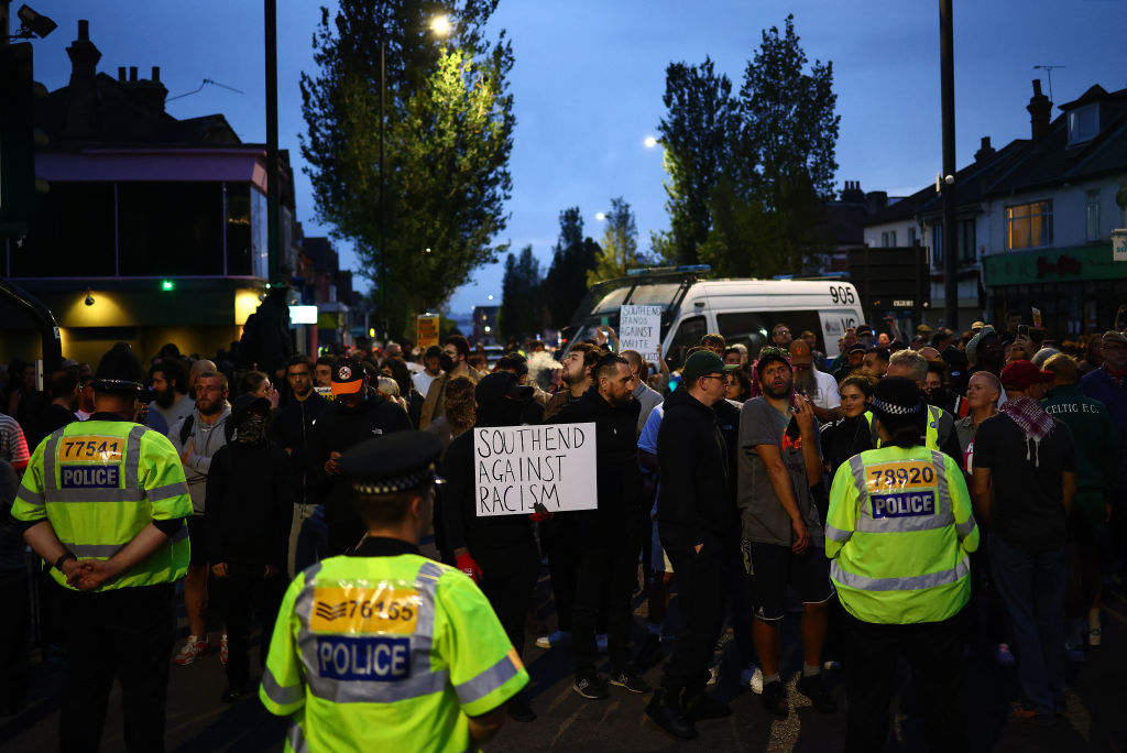 BRITAIN-CRIME-RIOT