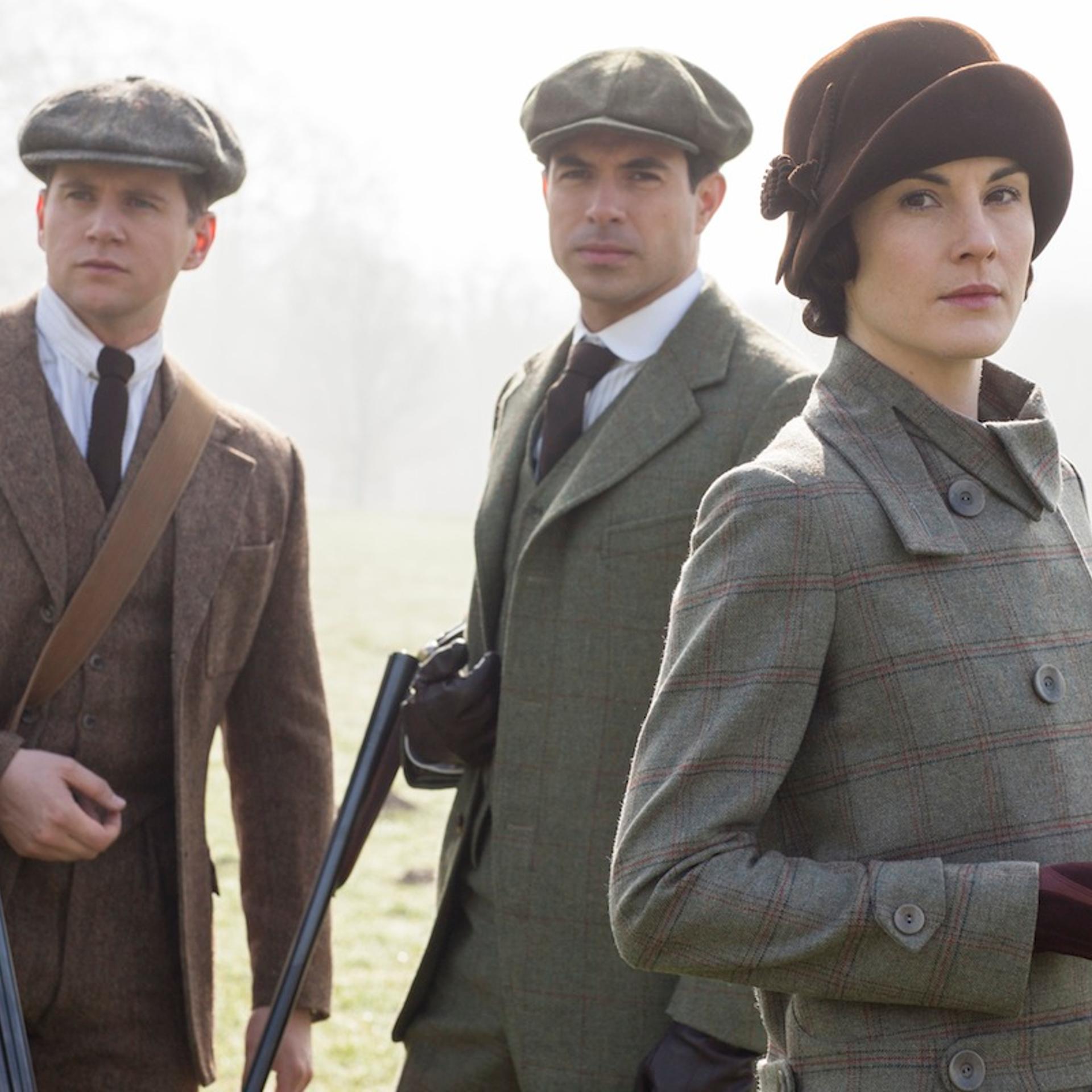 Downton Abbey Season 5Premieres Sunday, January 4th, 2015 on MASTERPIECE on PBSShown from left to right: Allen Leech as Tom Branson, Tom Cullen as Lord Gillingham, and Michelle Dockery as Lady Mary(C) Nick Briggs/Carnival Films 2014 for MASTERPIECEThis i