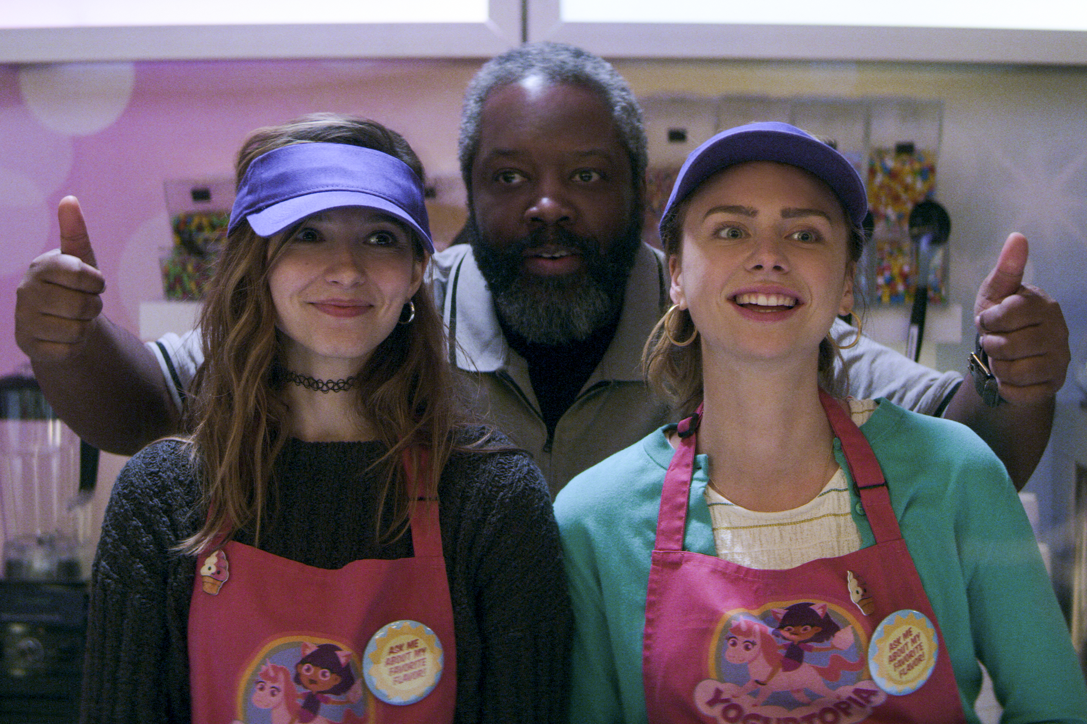 TEENAGE BOUNTY HUNTERS (L to R) ANJELICA BETTE FELLINI as BLAIR WESLEY, KADEEM HARDISON as BOWSER SIMMONS, MADDIE PHILLIPS as STERLING WESLEY in episode 101 of TEENAGE BOUNTY HUNTERS Cr. COURTESY OF NETFLIX © 2020