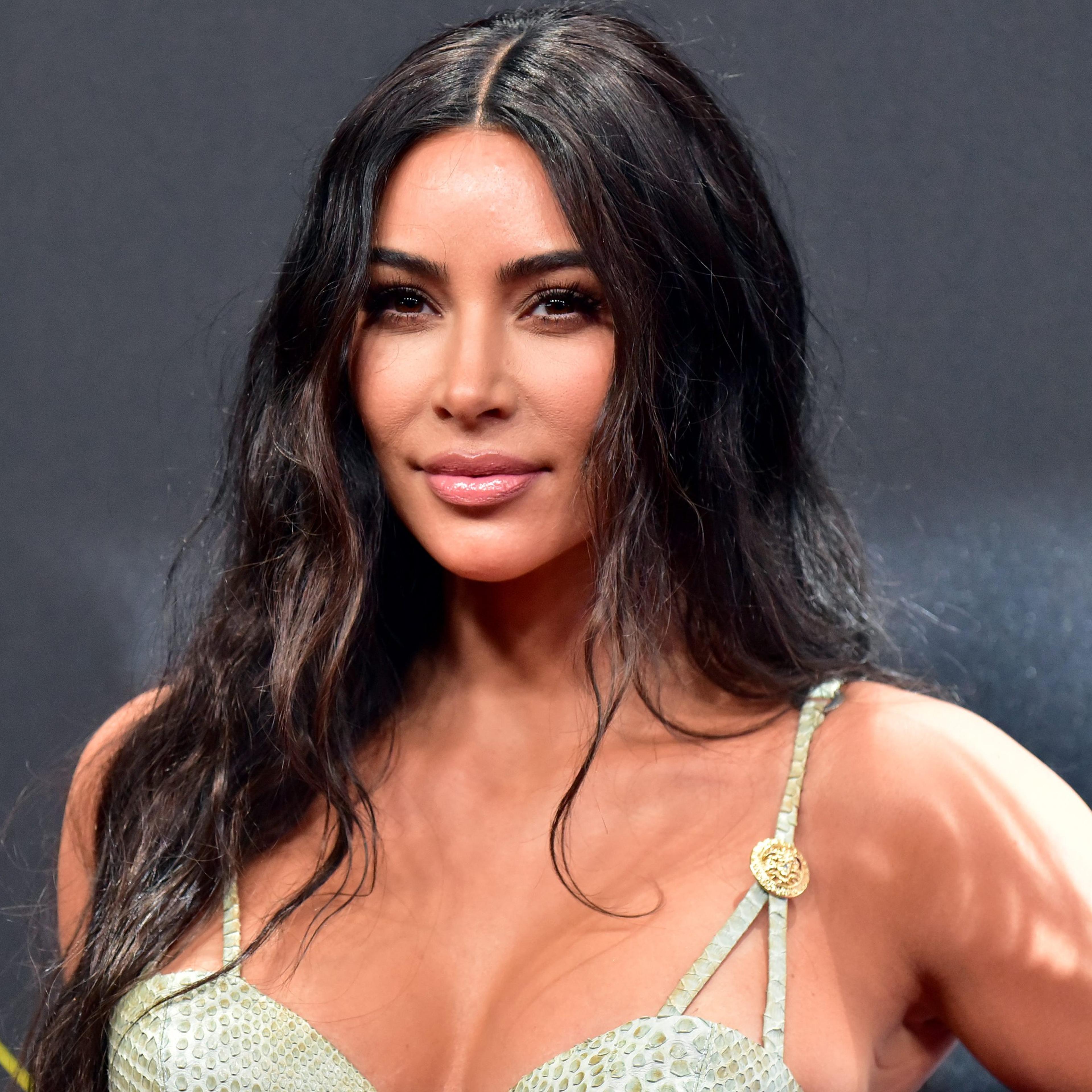 2019 E! People's Choice Awards - Arrivals