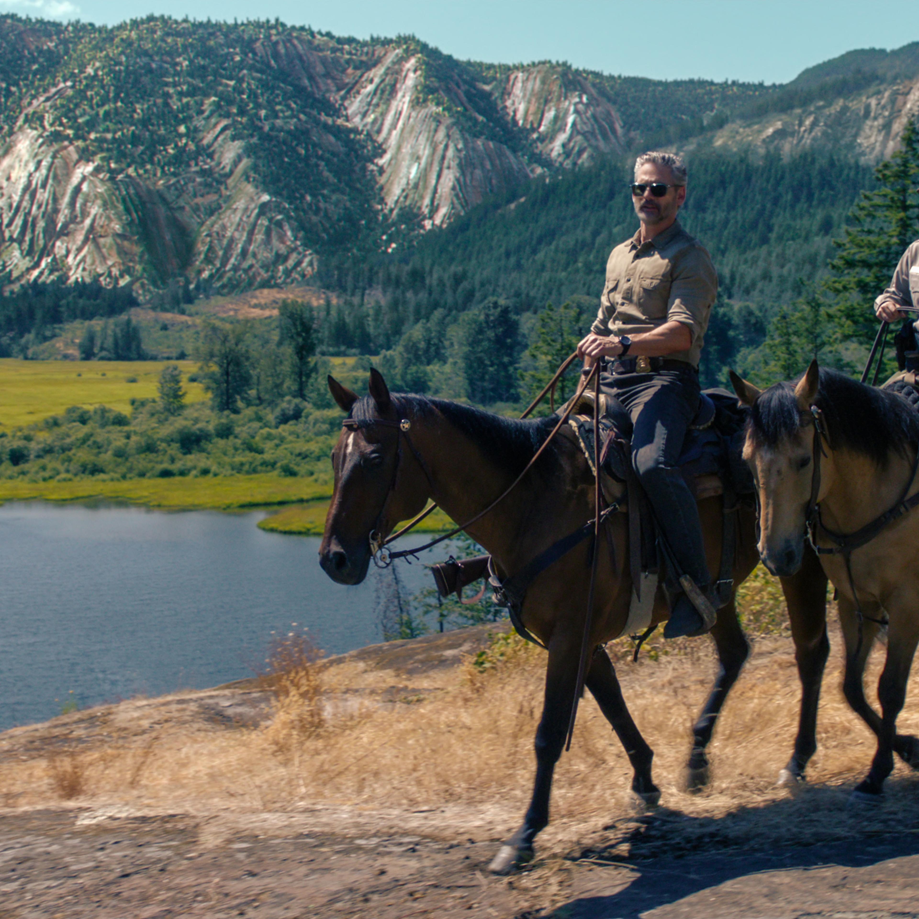 Untamed. (L to R) Eric Bana as Kyle Turner, Lily Santiago as Naya Vasquez in episode 102 of Untamed. Cr. Courtesy of Netflix © 2025