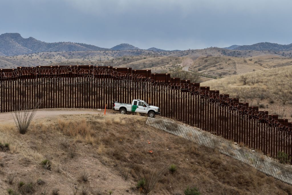 U.S. Mexico Border Fence Militia