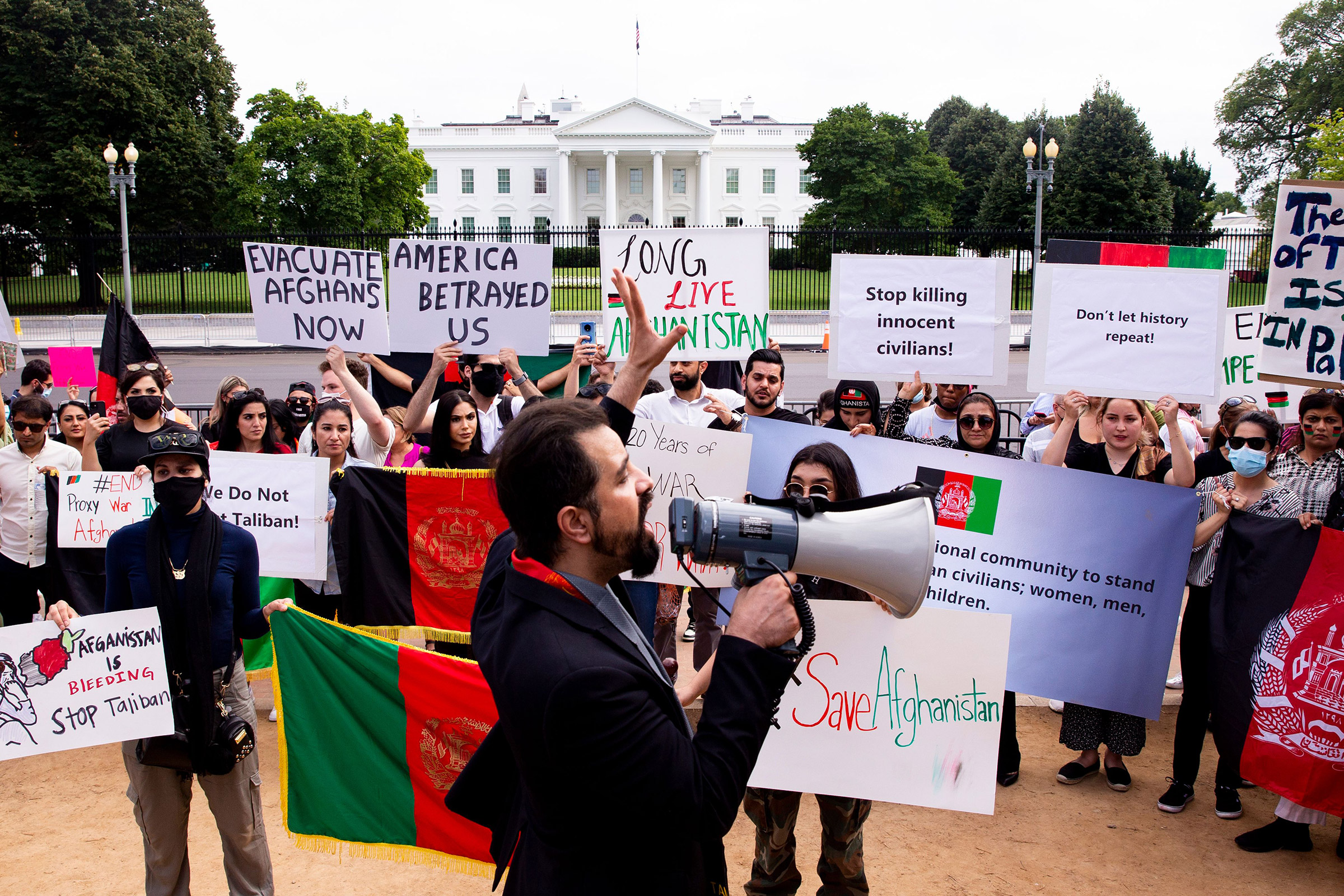 People protest in support of Afghanistan near the White House in Washington, D.C., on Aug. 15 2021.