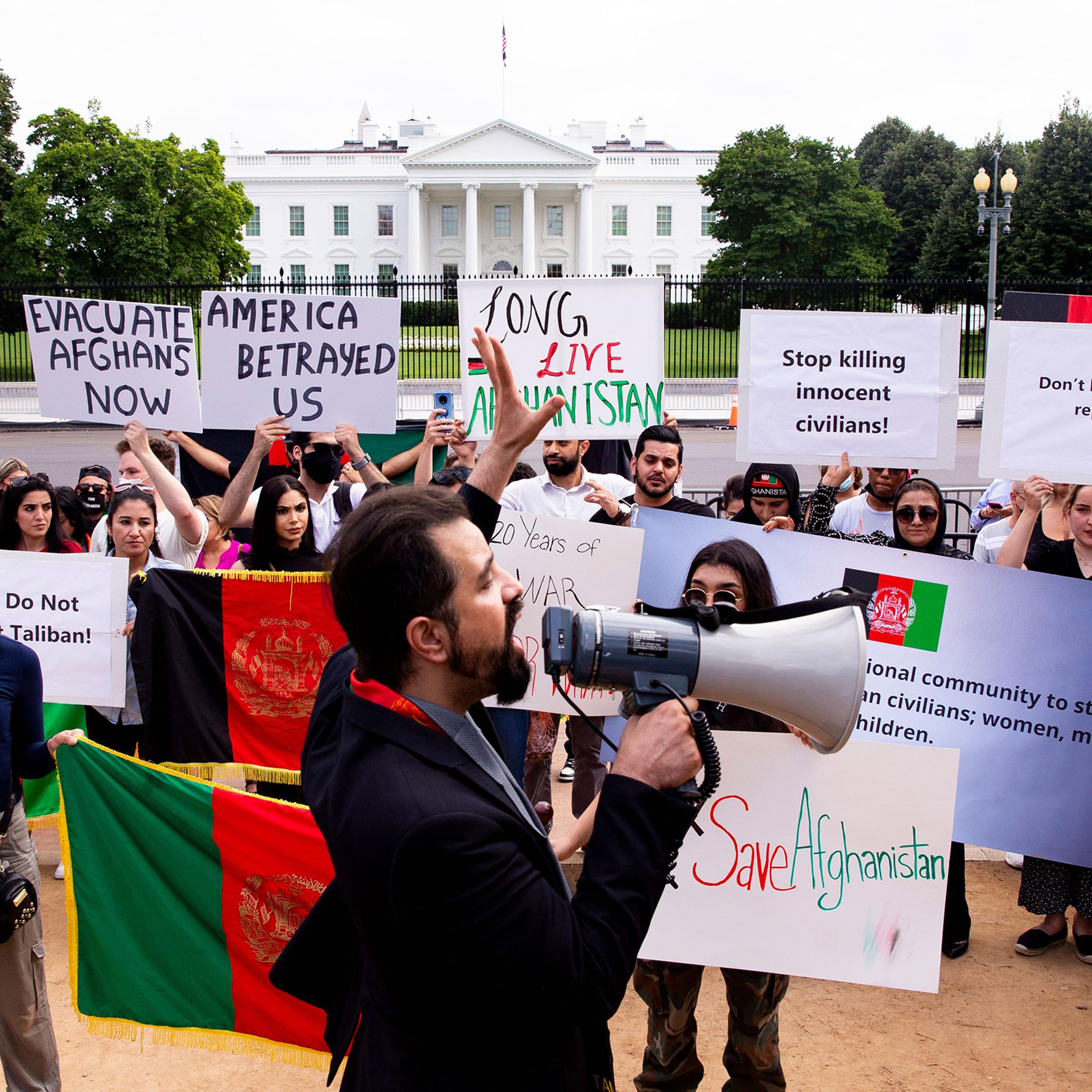 People protest in support of Afghanistan near the White House in Washington, D.C., on Aug. 15 2021.