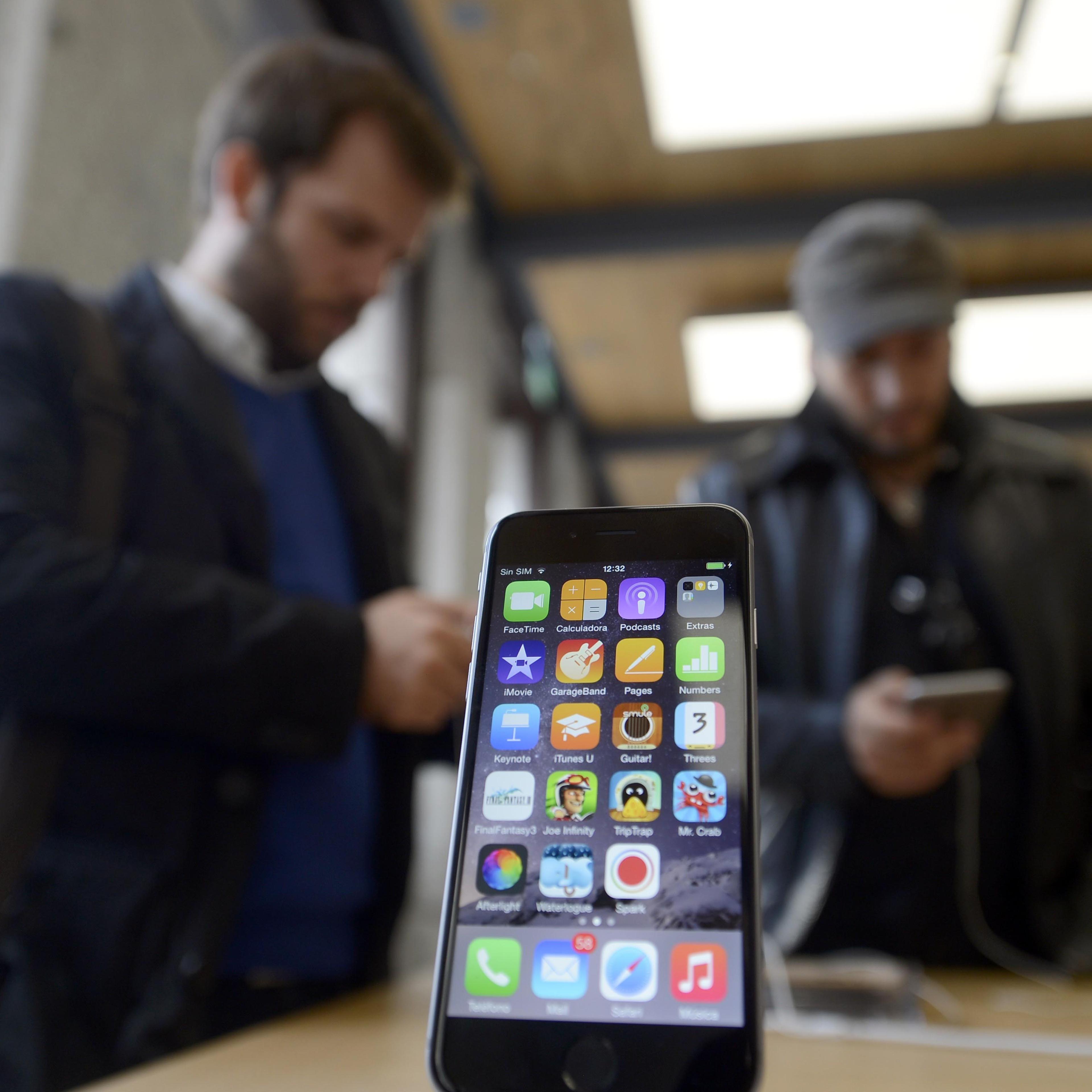 iPhone 6 and iPhone 6 Plus retail sales begin in Spain