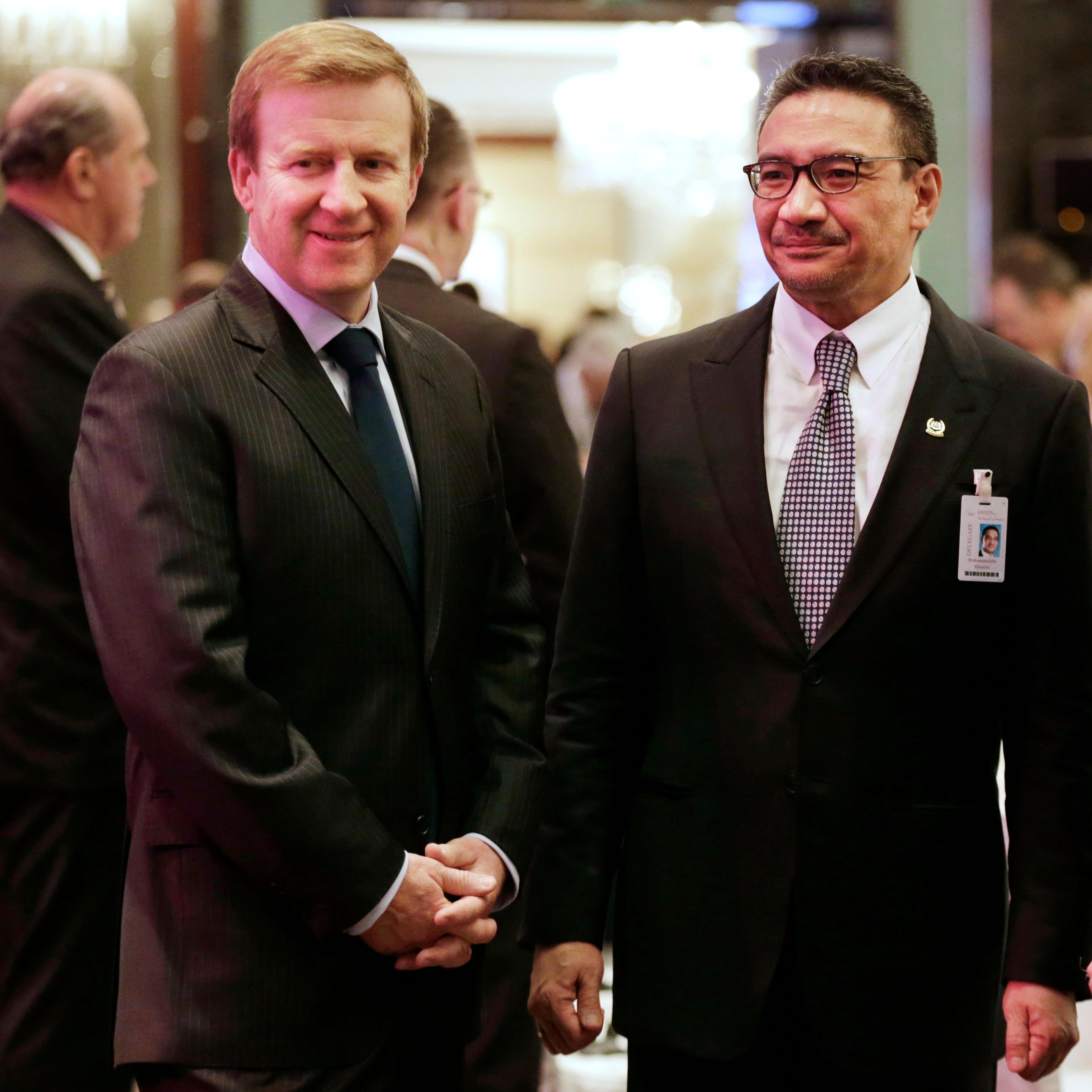 Jonathan Coleman, Hishammuddin Hussein