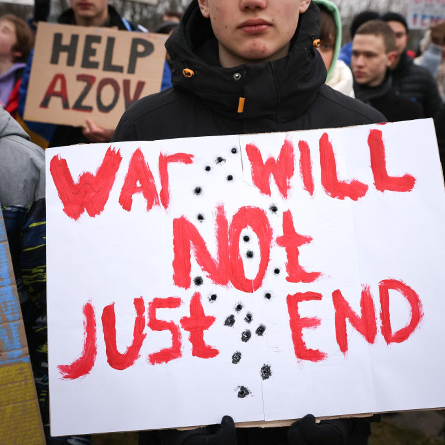 Activists Demand More German Military Support For Ukraine