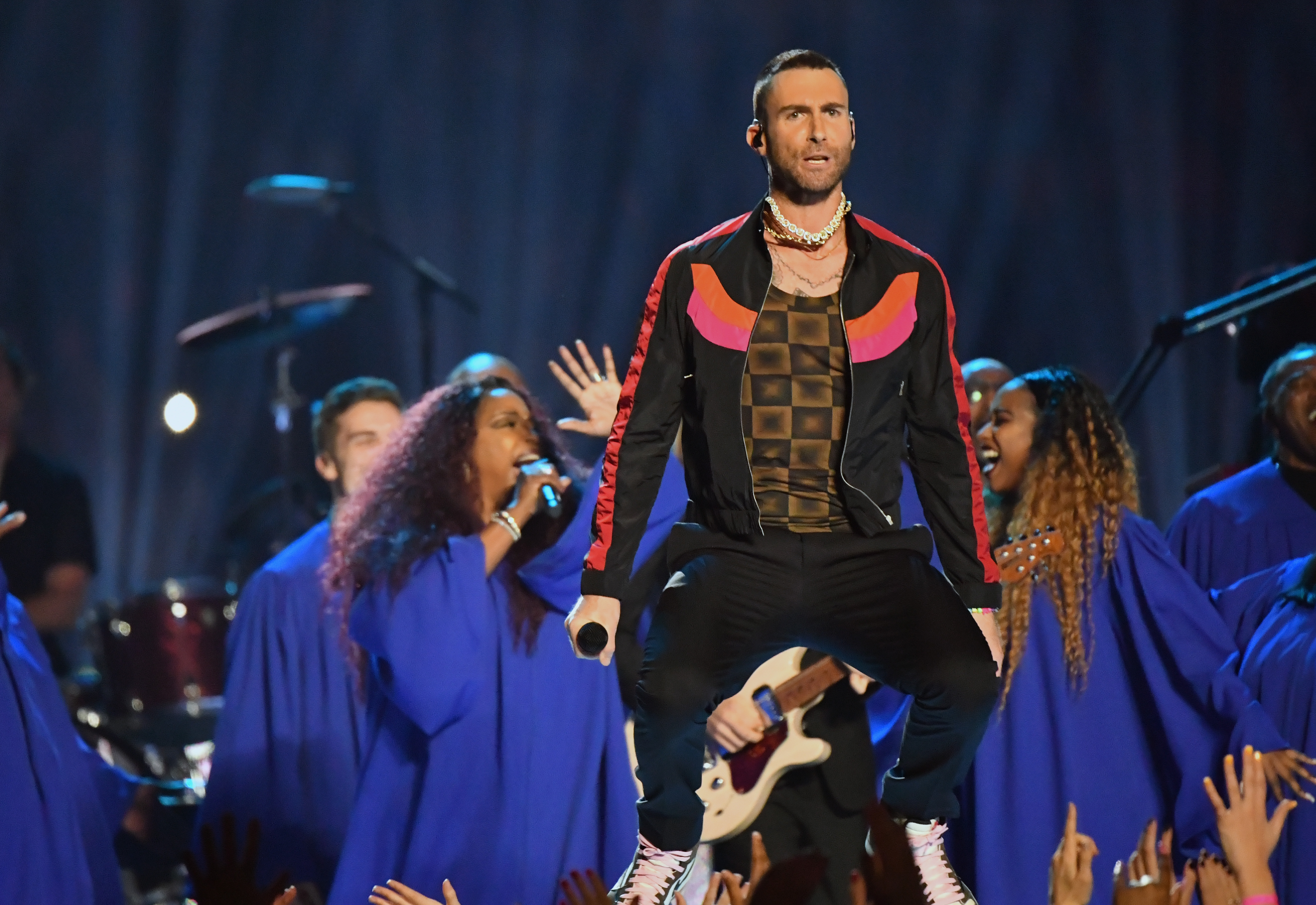People share photos of Adam Levine pillow