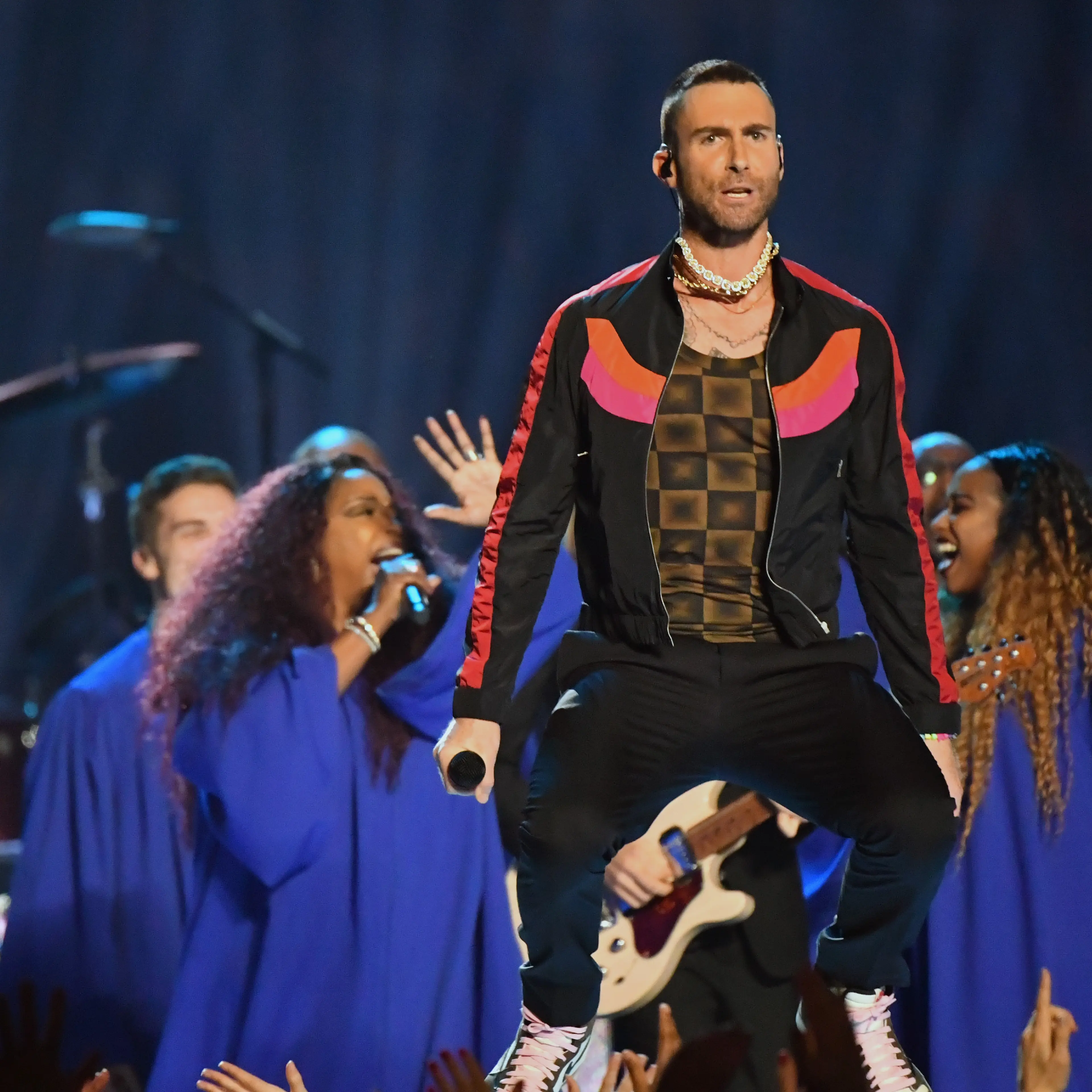 People share photos of Adam Levine pillow