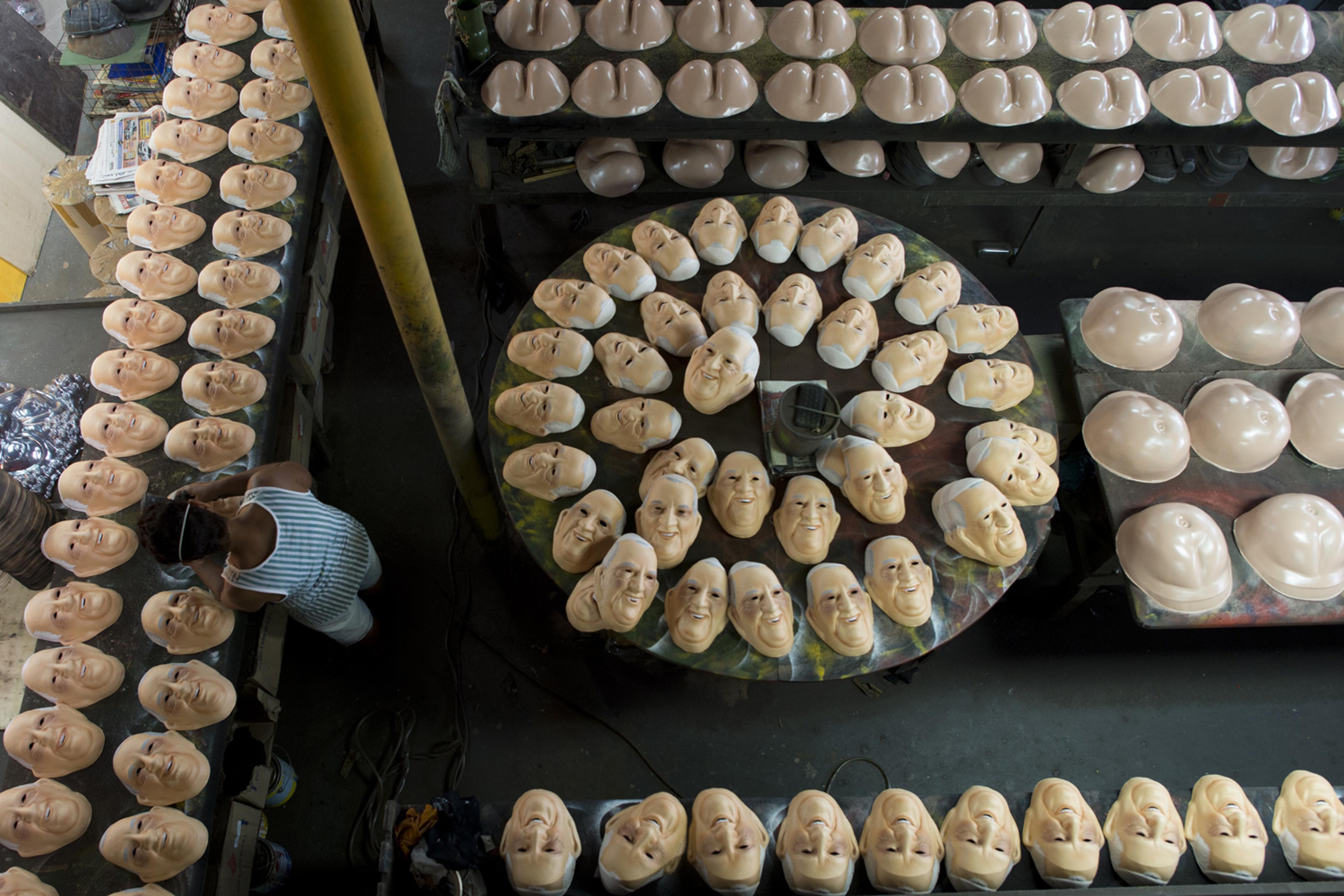 BRASIL-POPE-FRANCIS-MASK