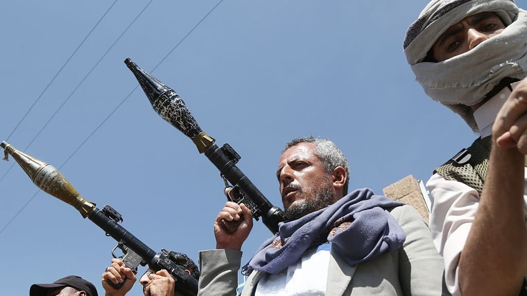 Ataque Houthi ao aeroporto saudita mata três pessoas em meio à escalada da guerra no Iêmen