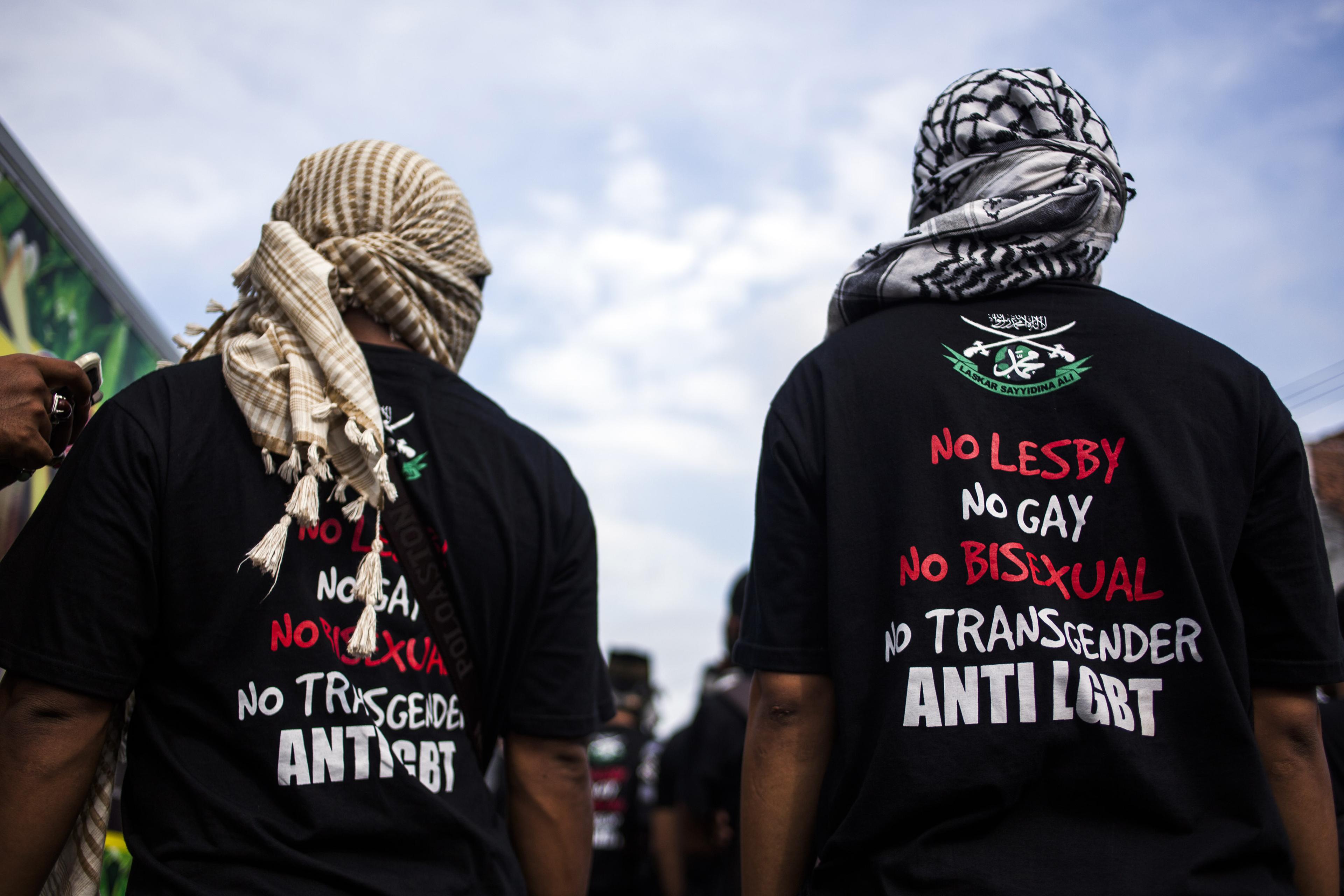 TOPSHOT-INDONESIA-RIGHT-HOMOSEXUALITY