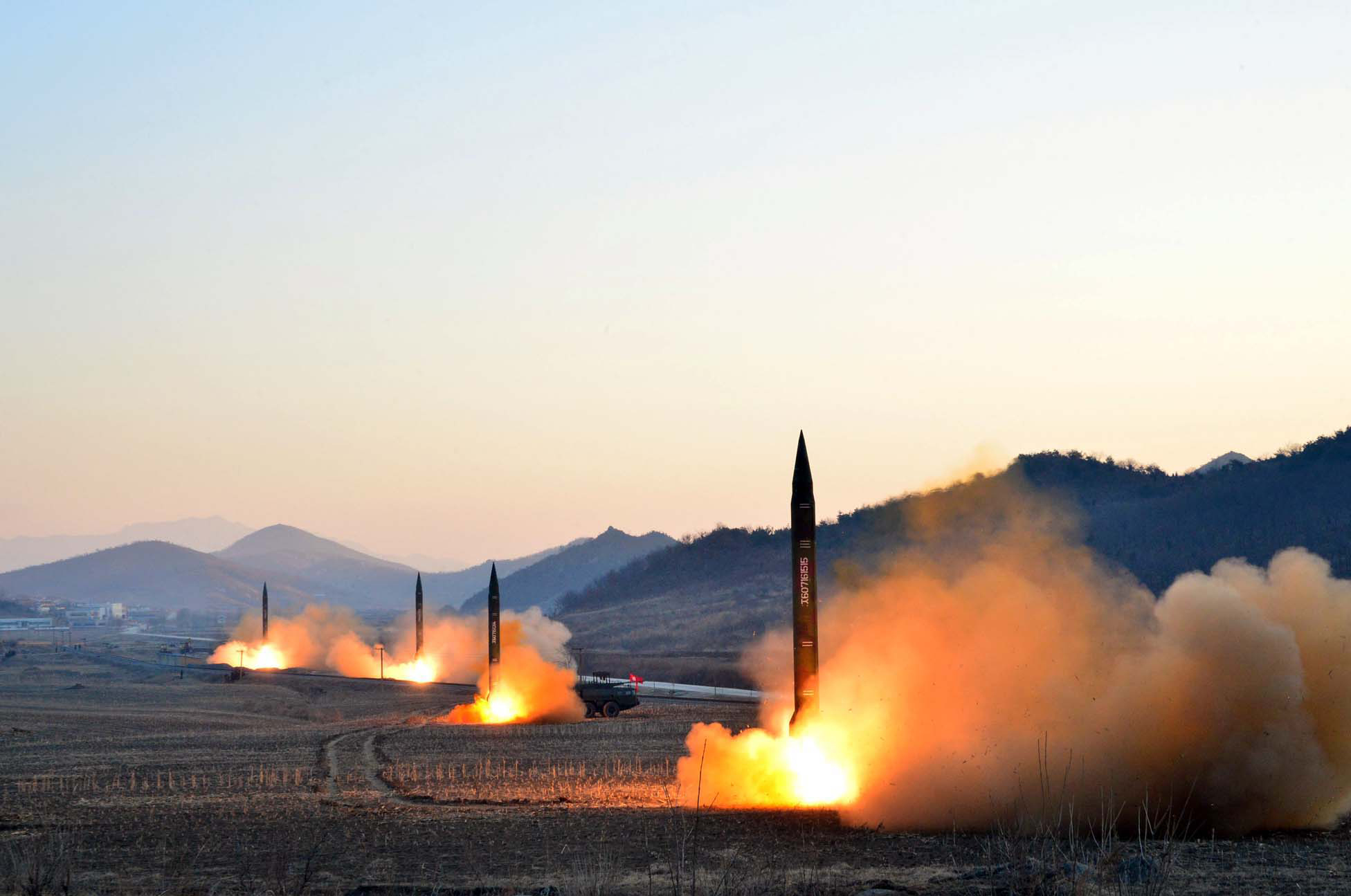 TOPSHOT-NKOREA-JAPAN-MISSILE
