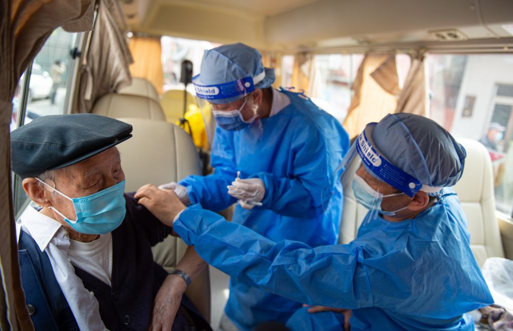 China boosts COVID-19 vaccination among the aged