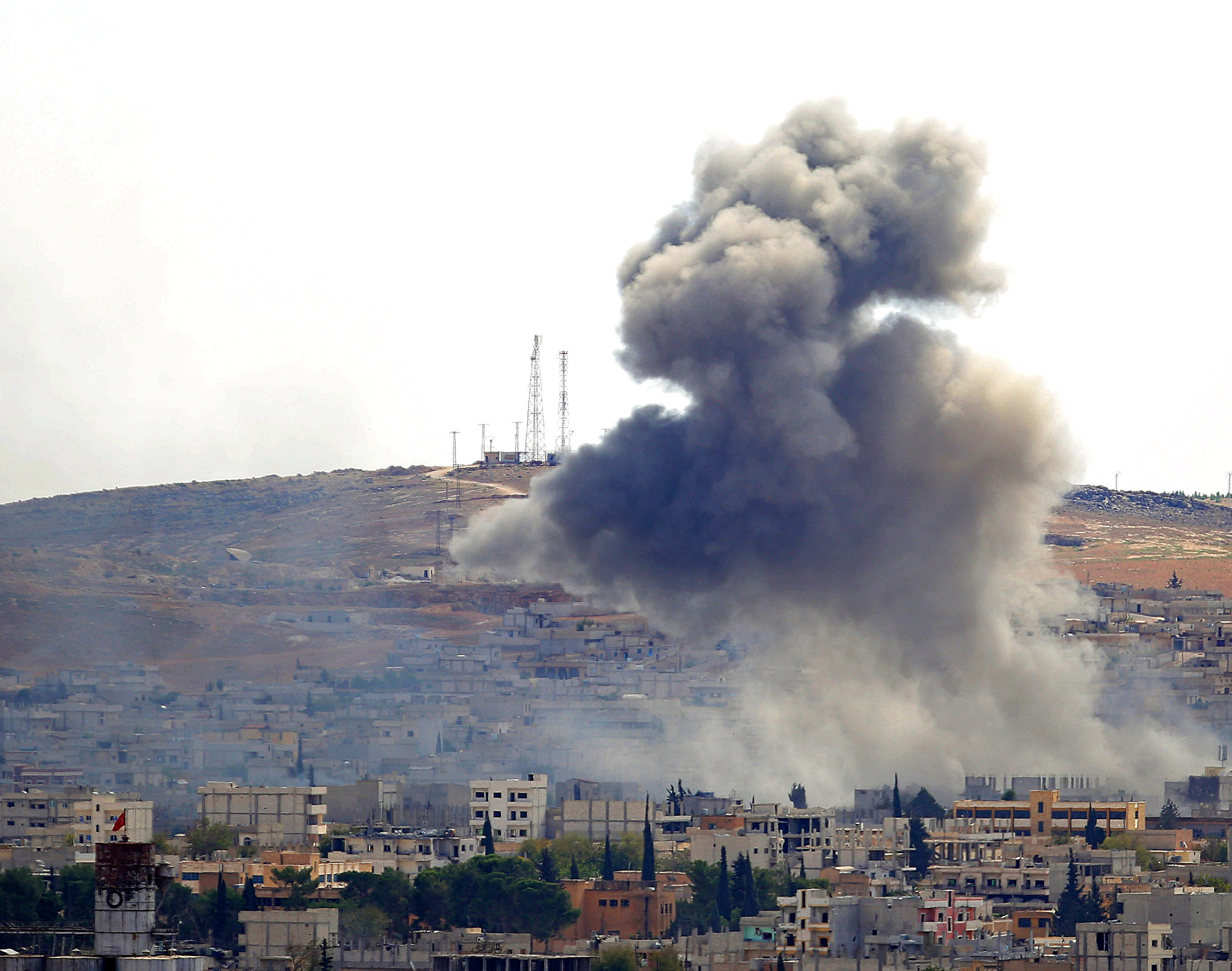 US-led coalition forces hit ISIL targets in Kobani