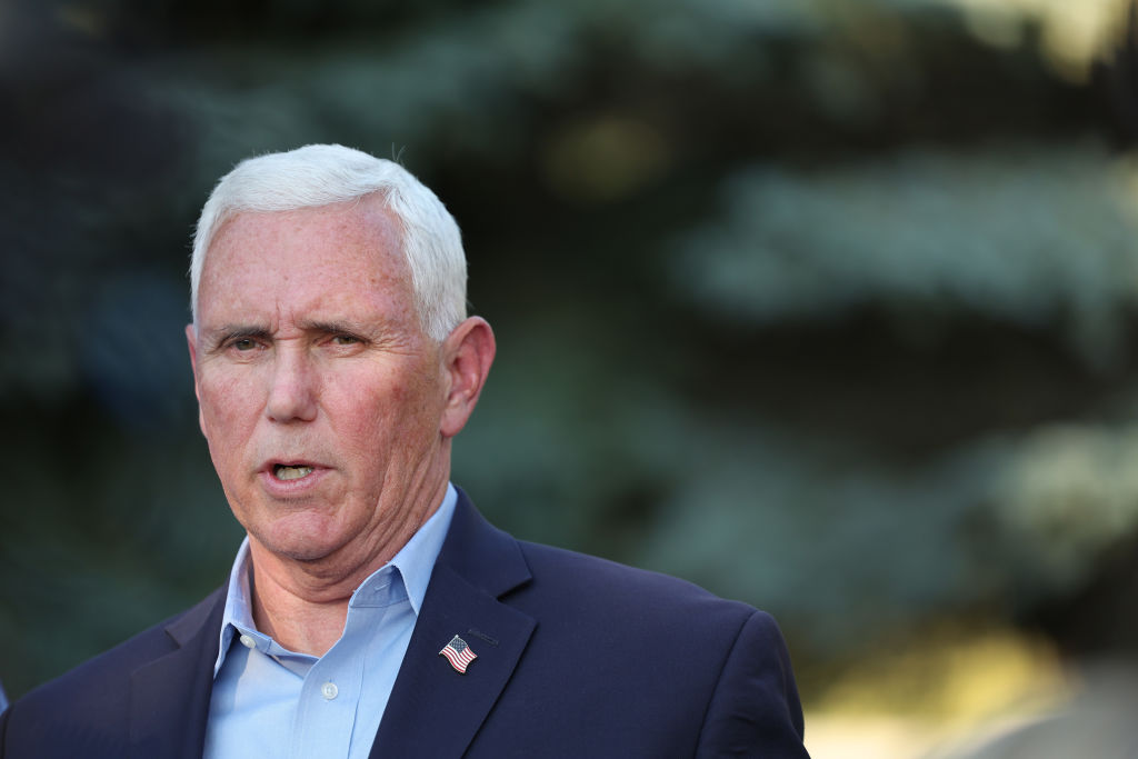 Republican Candidate Mike Pence Campaigns For President In Iowa