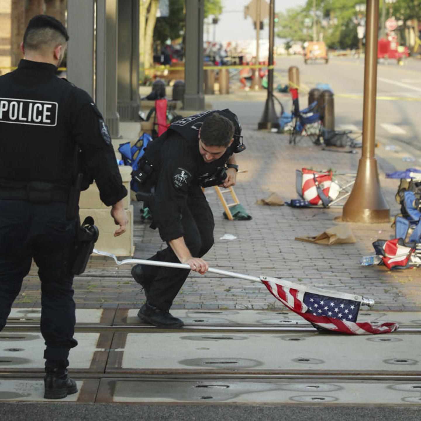 US-NEWS-CHICAGO-PARADE-SHOOTING-2-TB