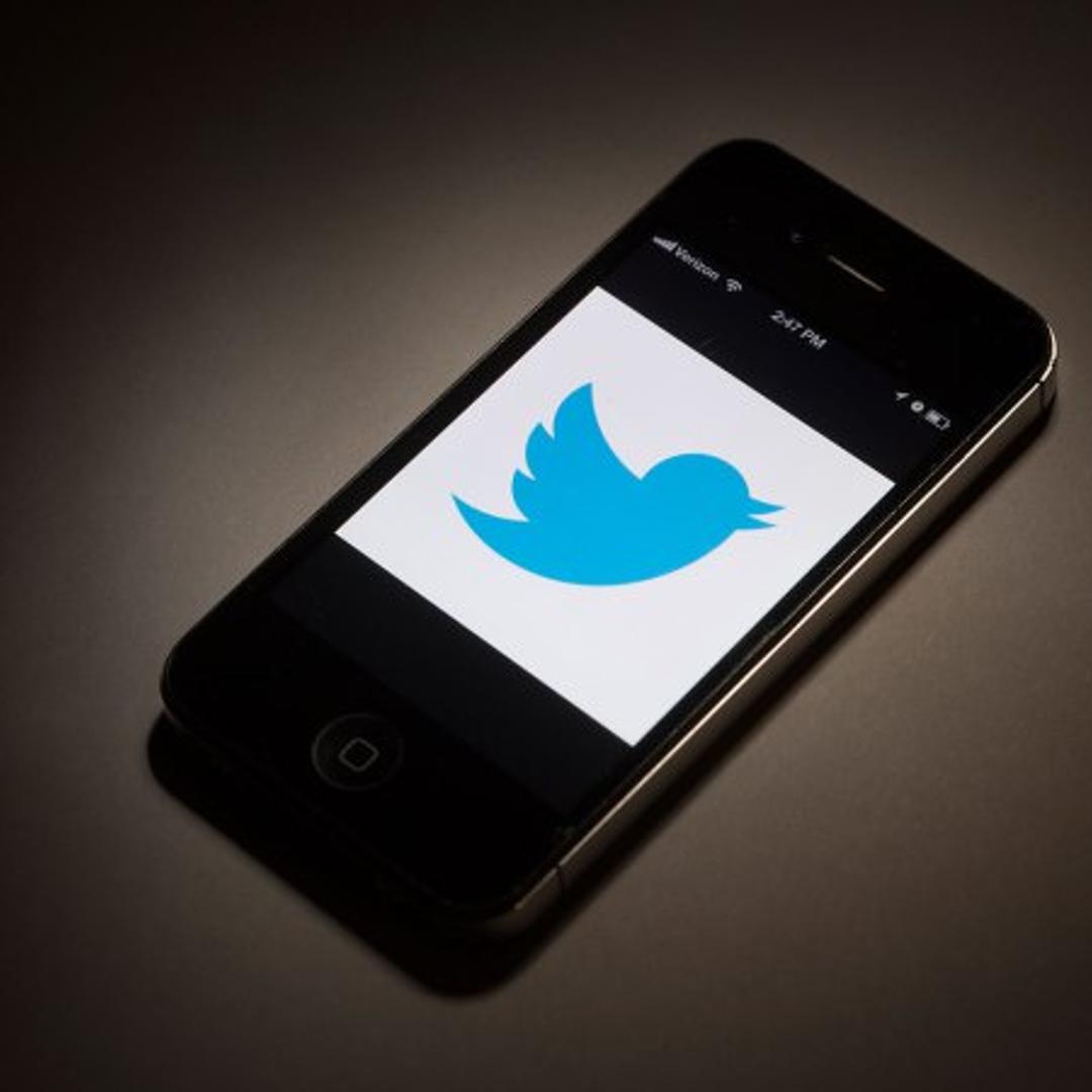 Twitter's IPO Spurs Horse Race Among Exchanges Seeking Listing