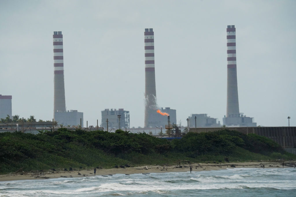 Russian Oil Cutoff Boosts Outlook For Venezuelan Output Revival