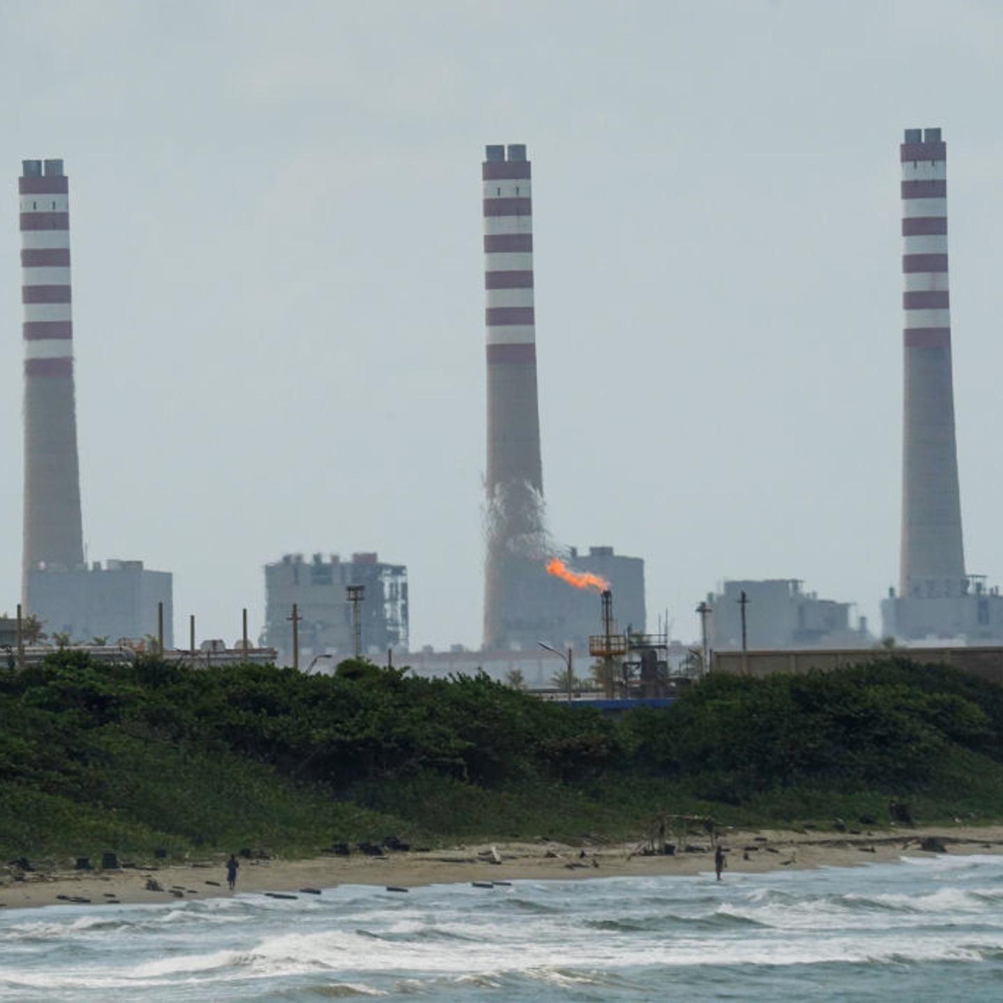 Russian Oil Cutoff Boosts Outlook For Venezuelan Output Revival