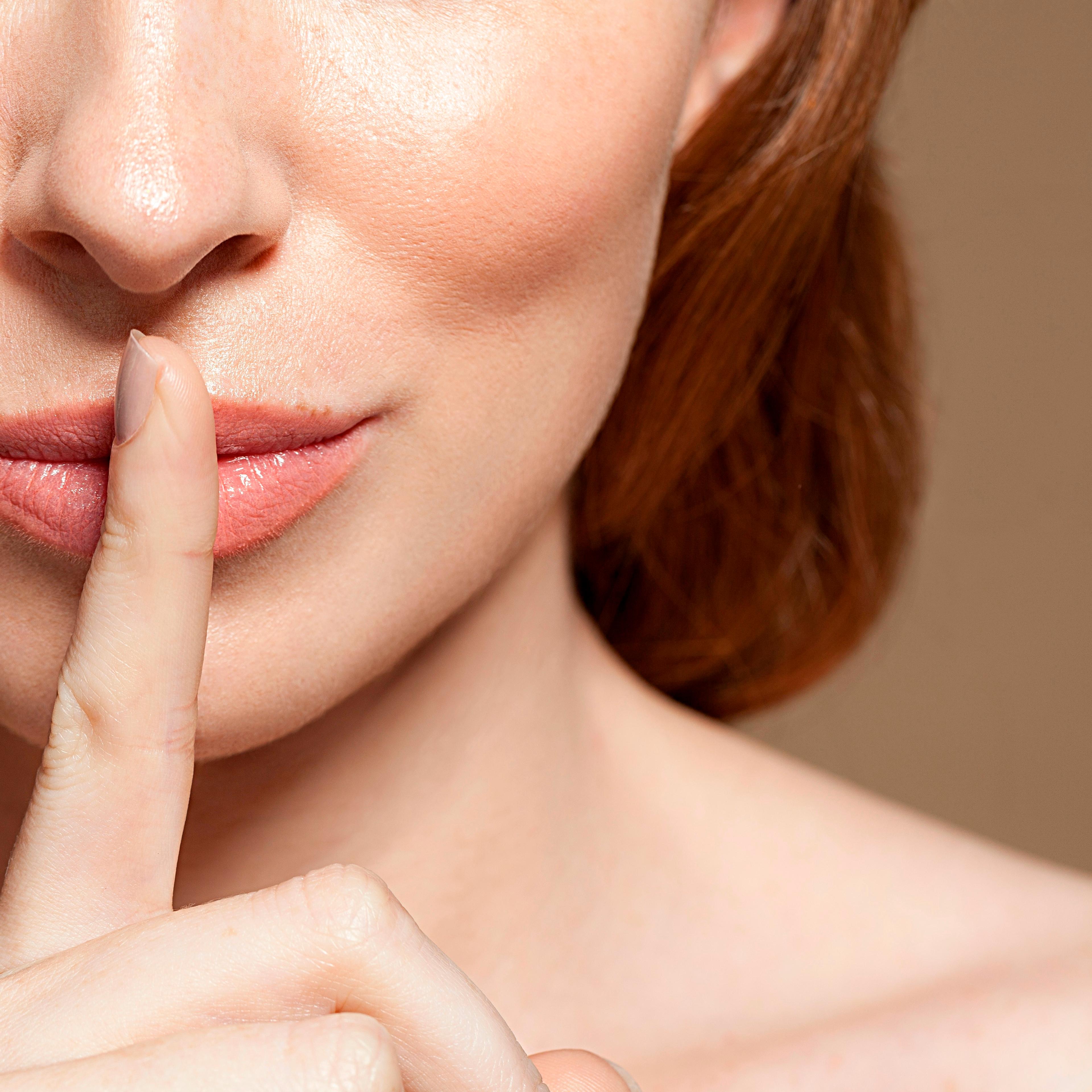 finger-on-lips