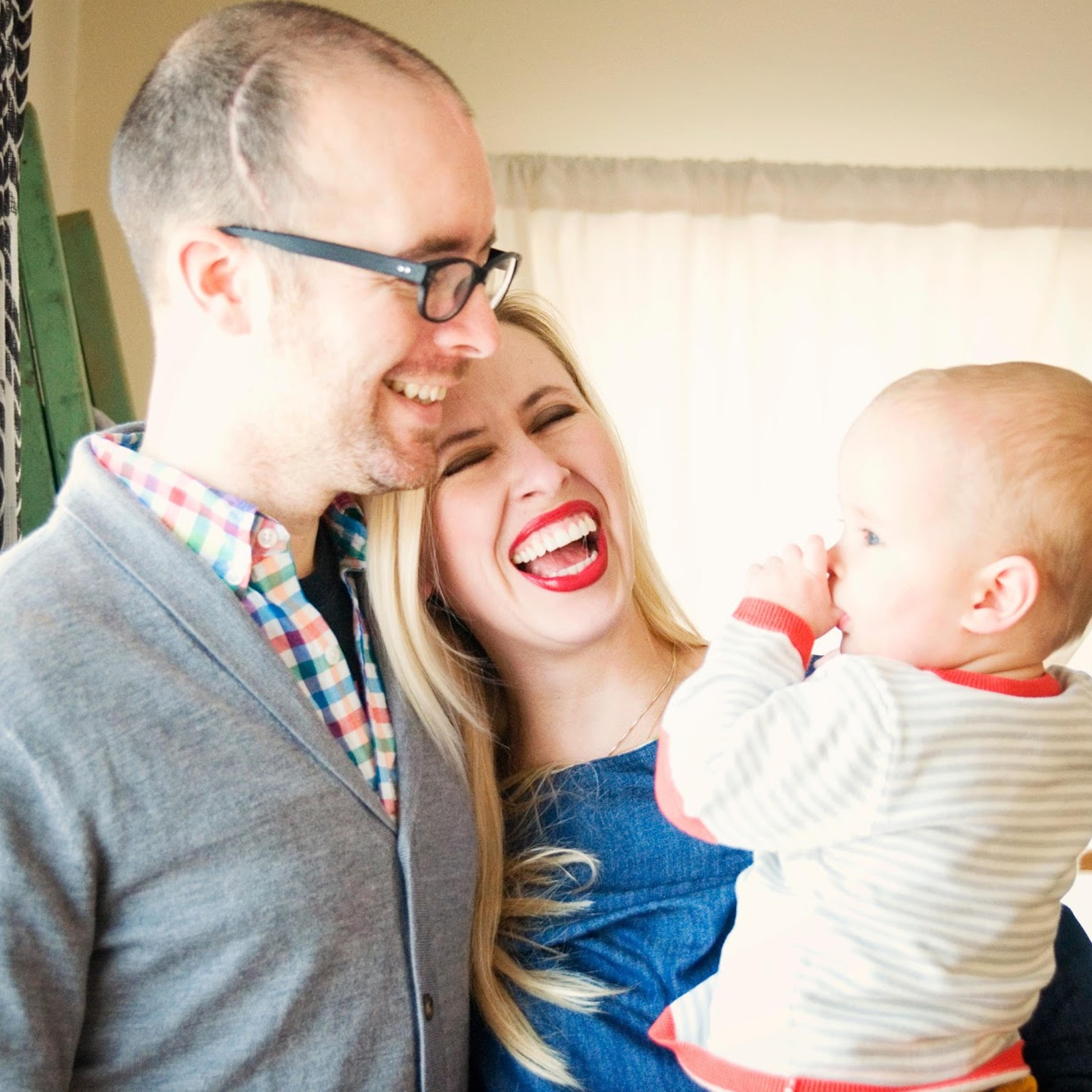 Aaron Purmort, with Nora McInerny Purmort and their son in 2014.