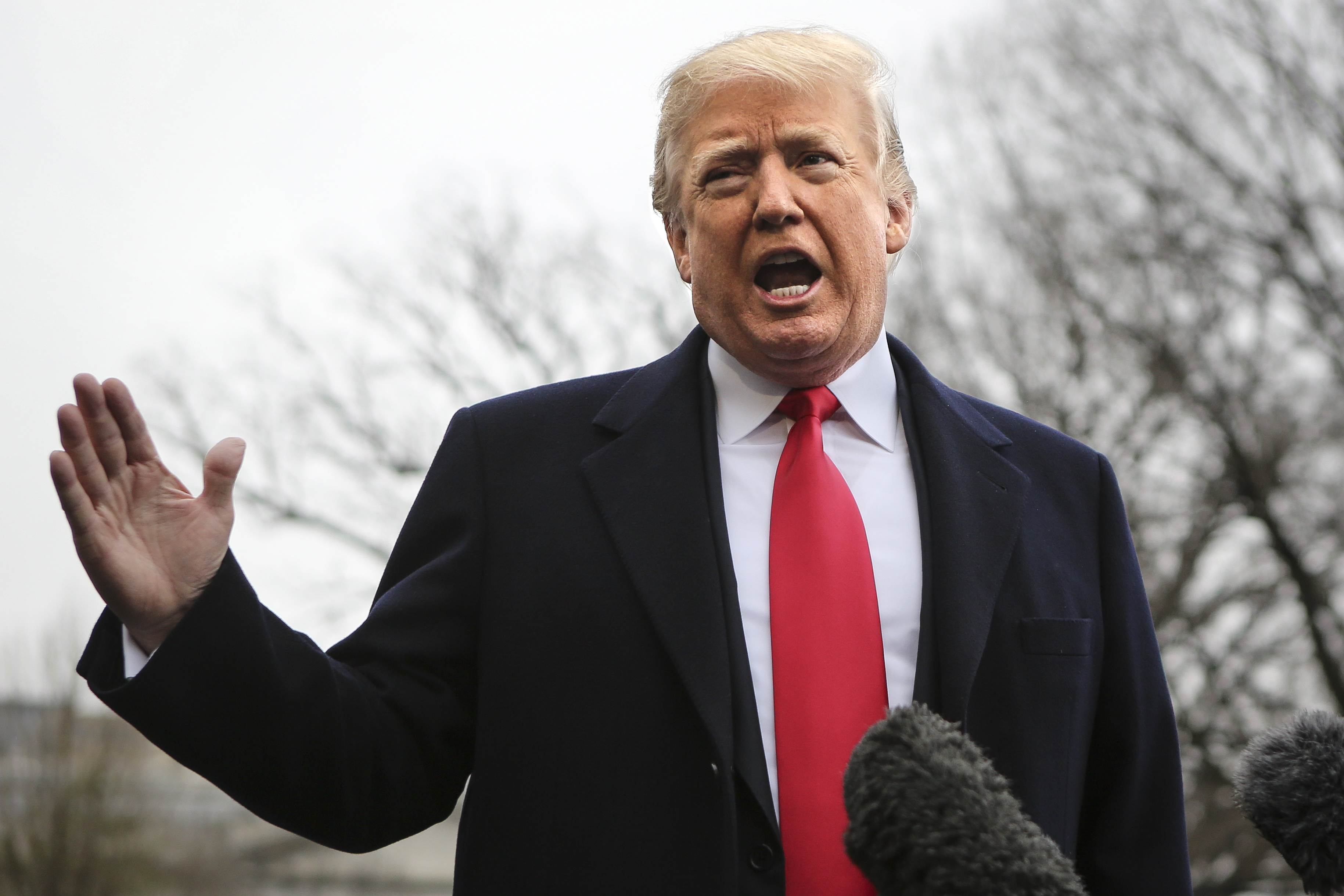 Presidetn Trump departs to CPAC