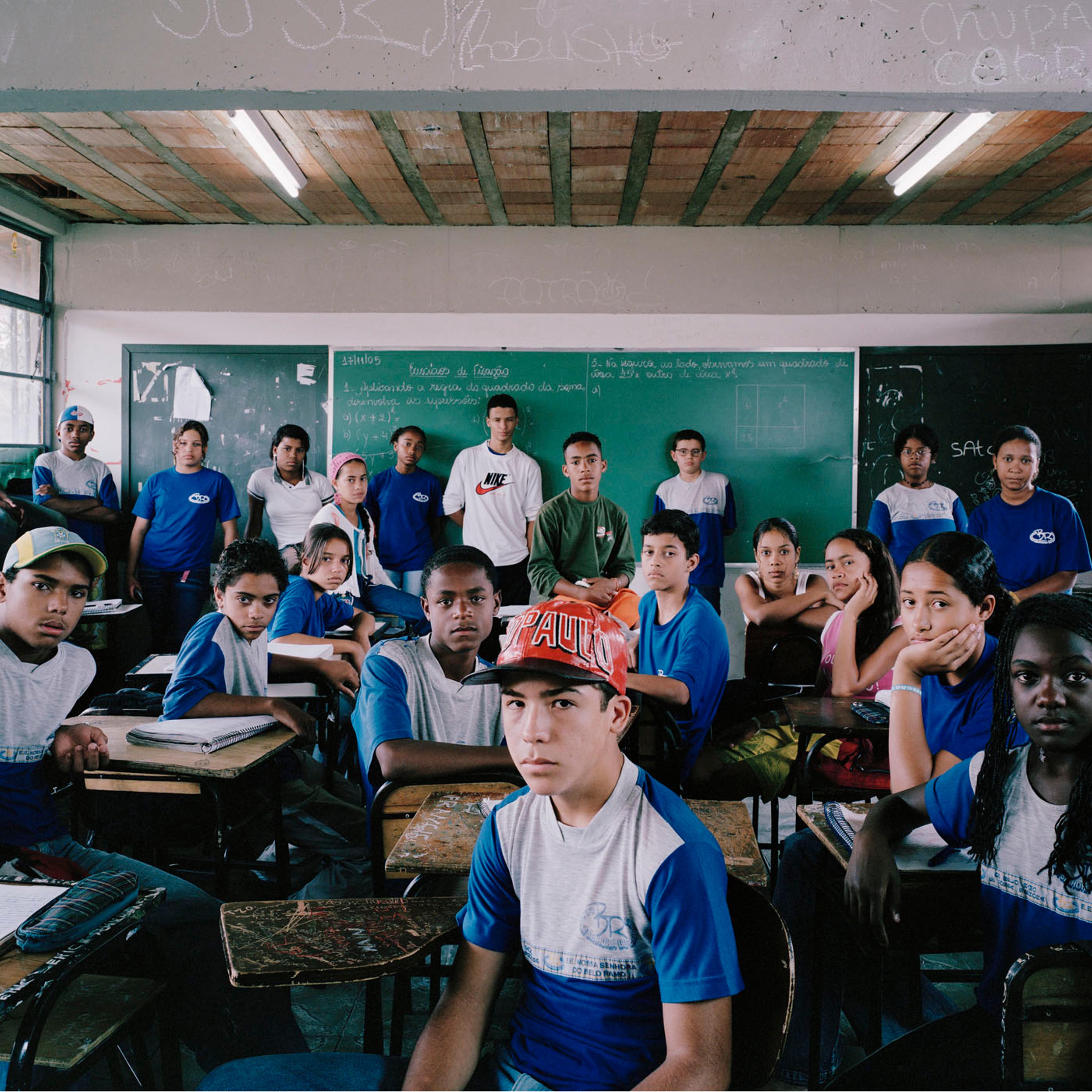 image: Escola Estadual Nossa Senhora do Belo Ramo, Belo Horizonte, Minas Gerais, Brazil. Series 6, Mathematics. November 17th, 2005.