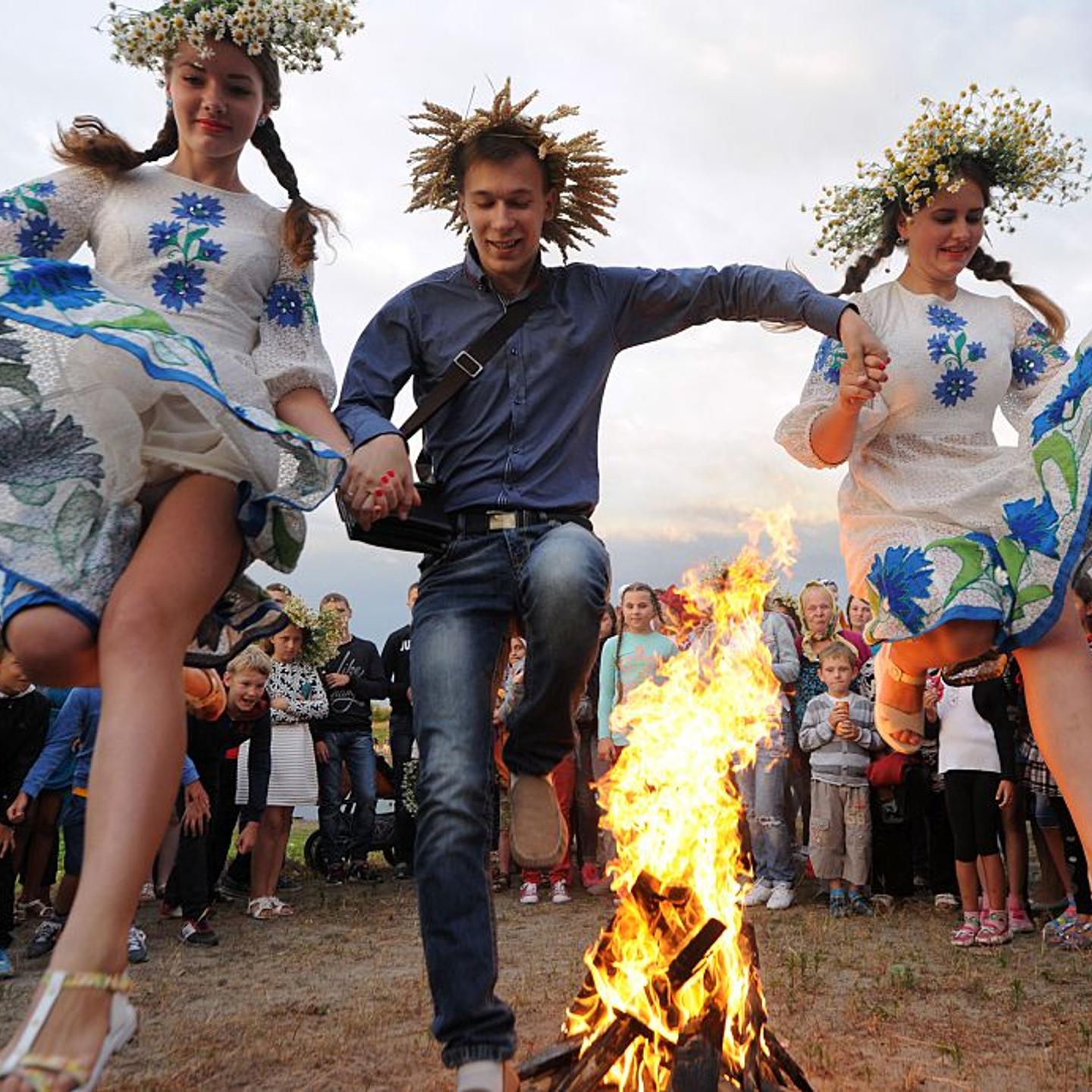 BELARUS-HOLIDAY-IVANA-KUPALA-FESTIVAL