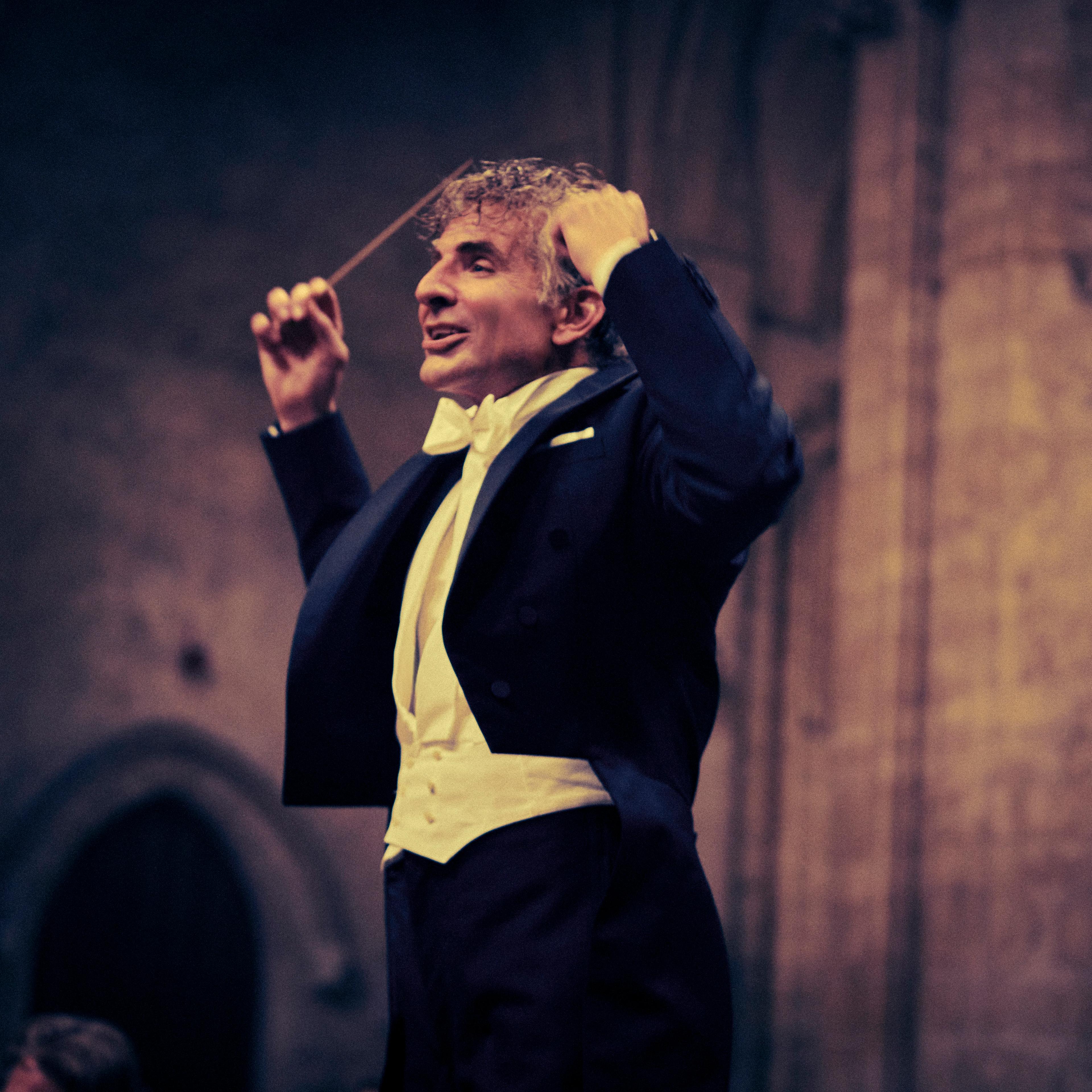 Bradley Cooper as Leonard Bernstein in the movie Maestro