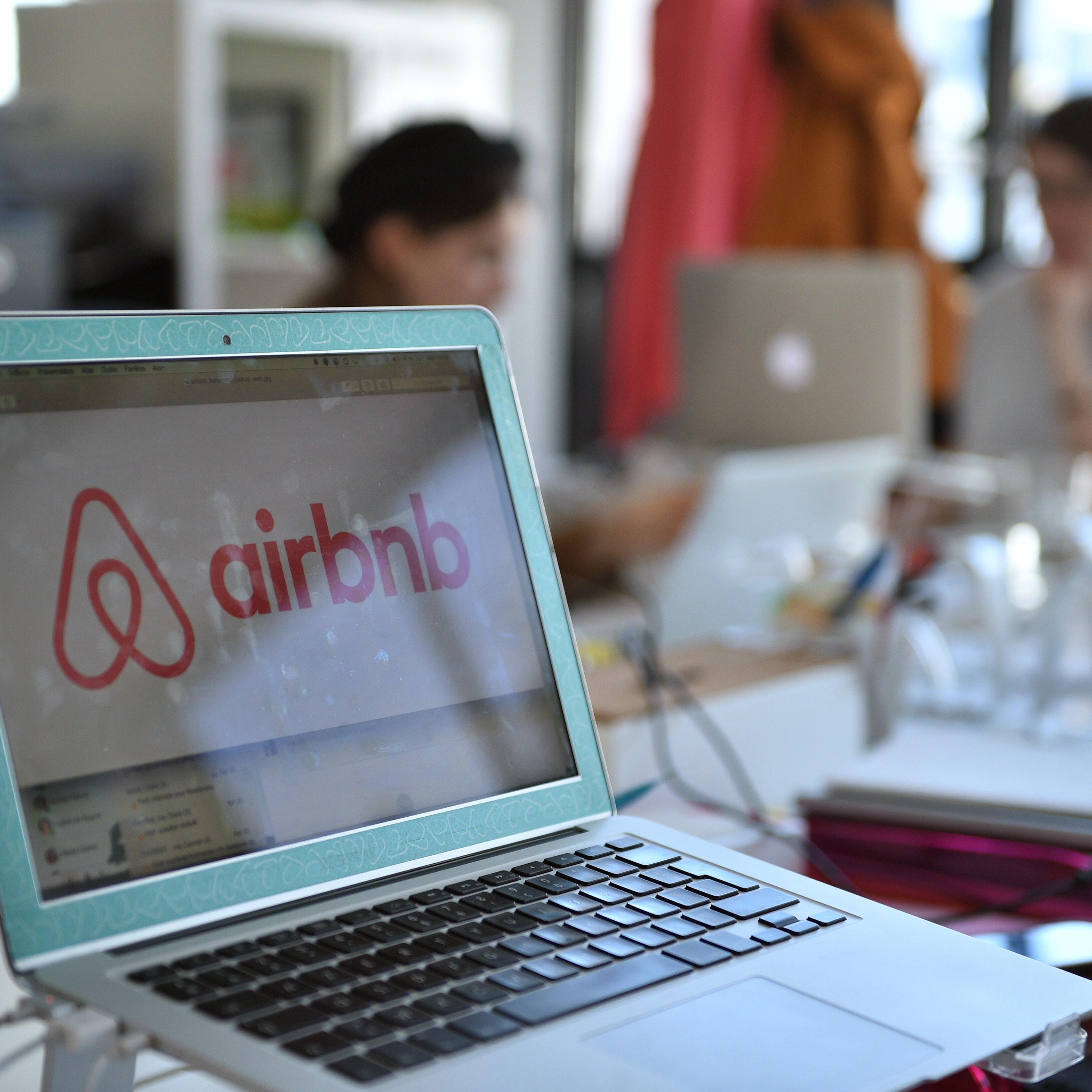 FRANCE-TOURISM-ACCOMMODATION-INTERNET-AIRBNB